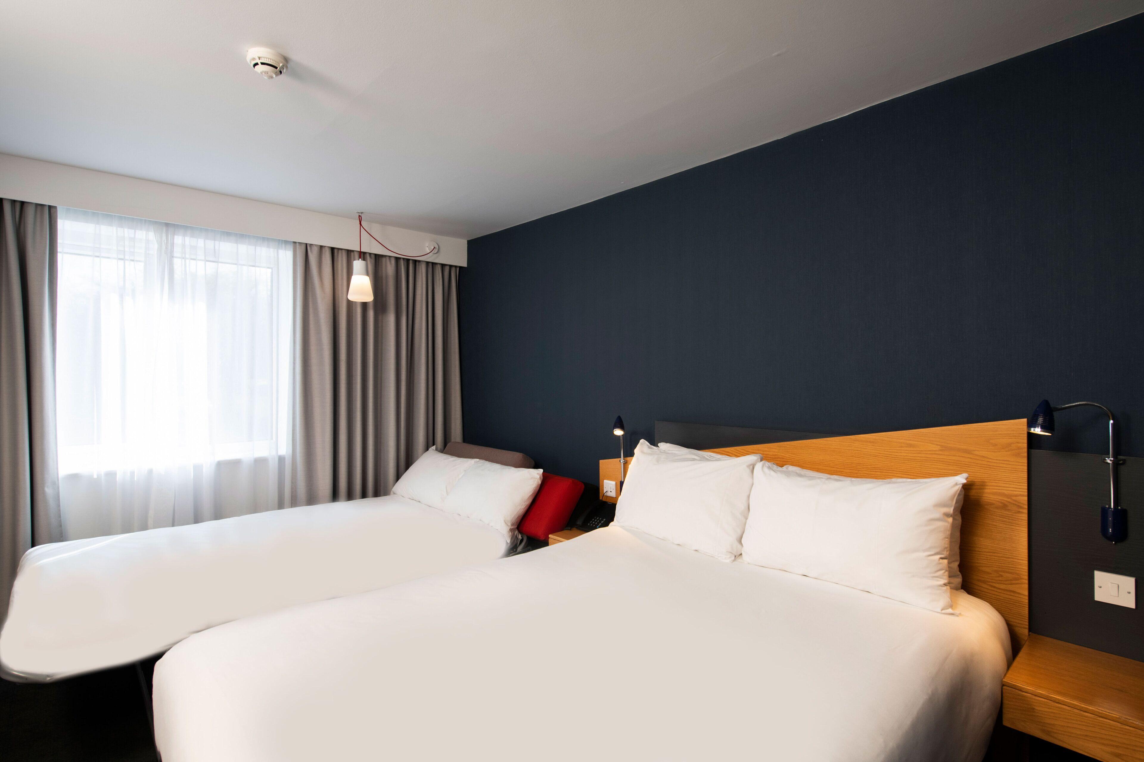 Standard Double Room with Sofa Bed and Free Hot Breakfast,1376726795:JPEG
