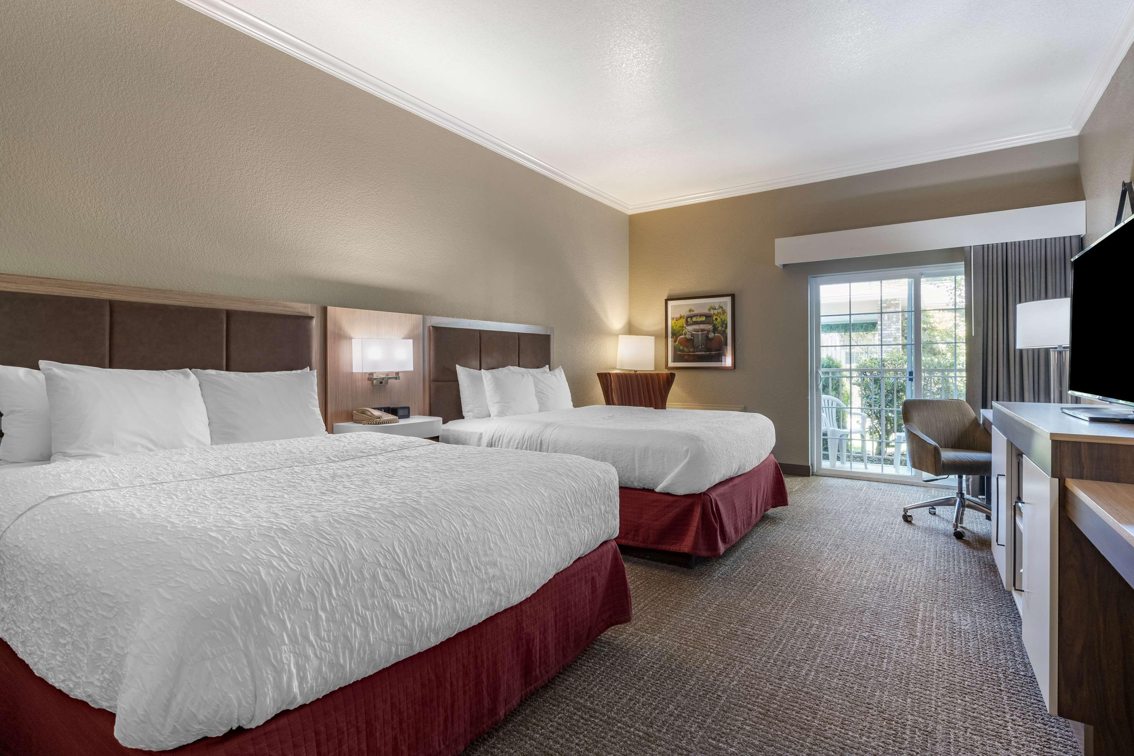 Queen Room Two Queen Beds City View