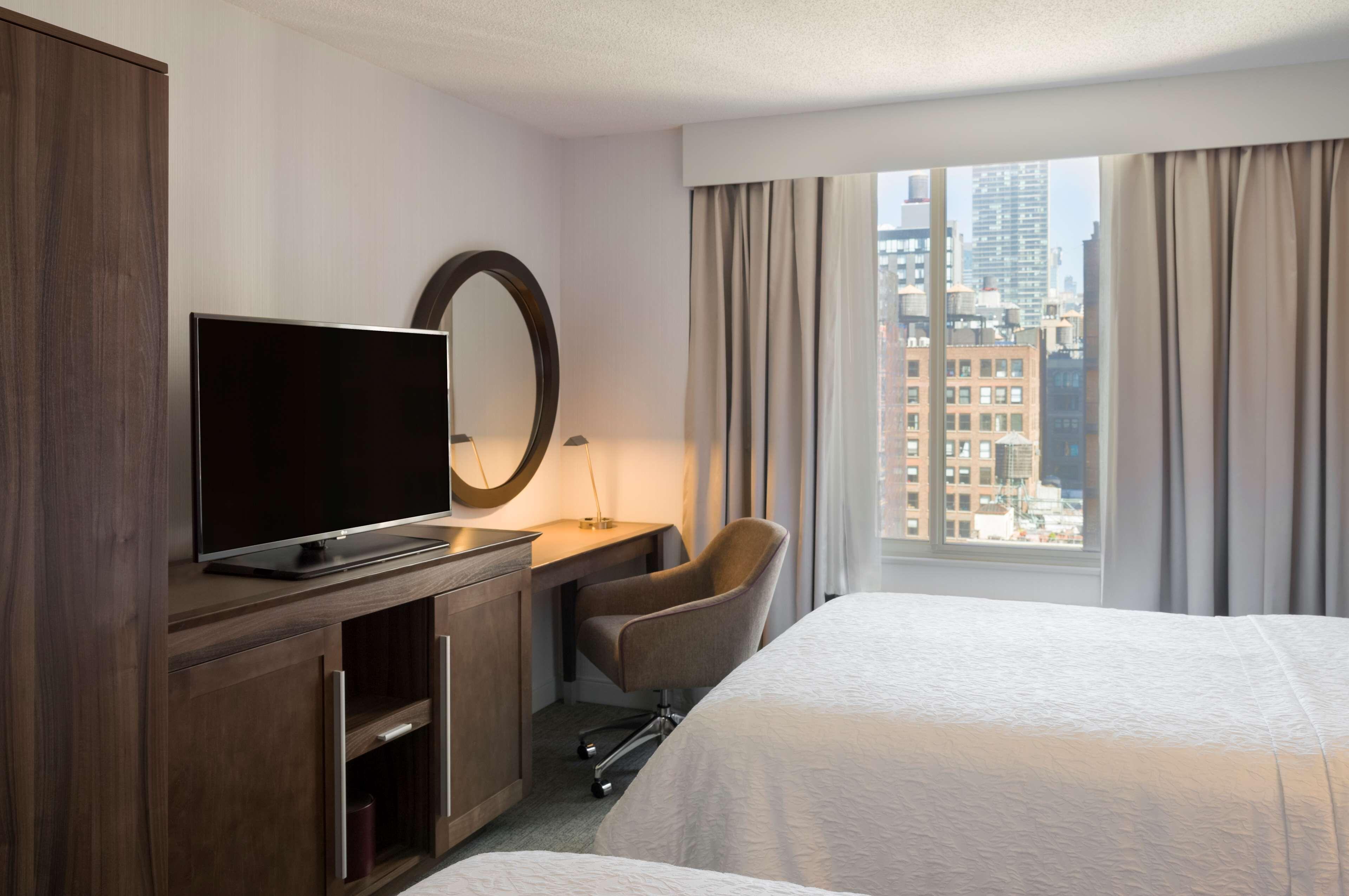 Queen Room Two Queen Beds City View