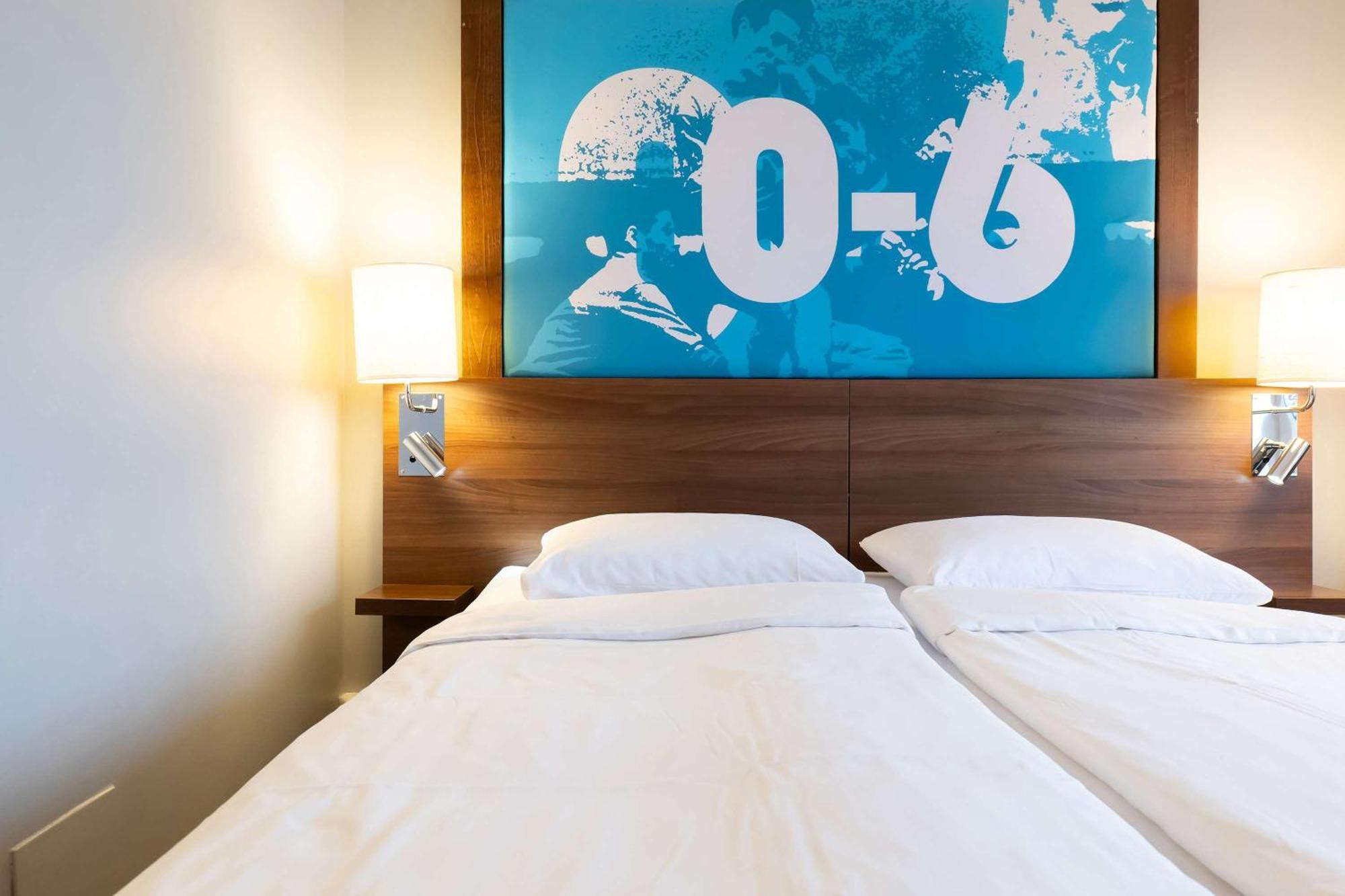 Standard Queen Room