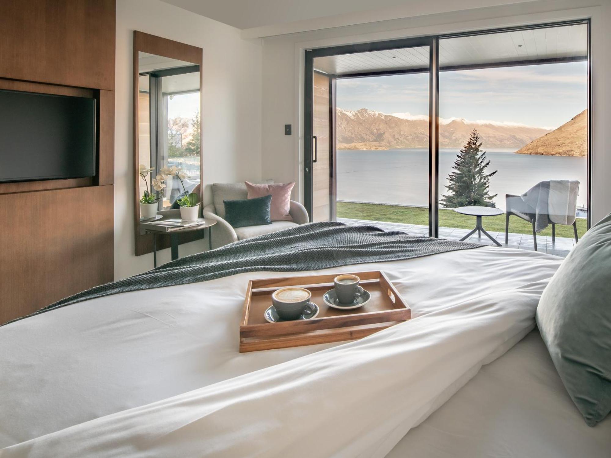 Tahuna Lakeview King Room