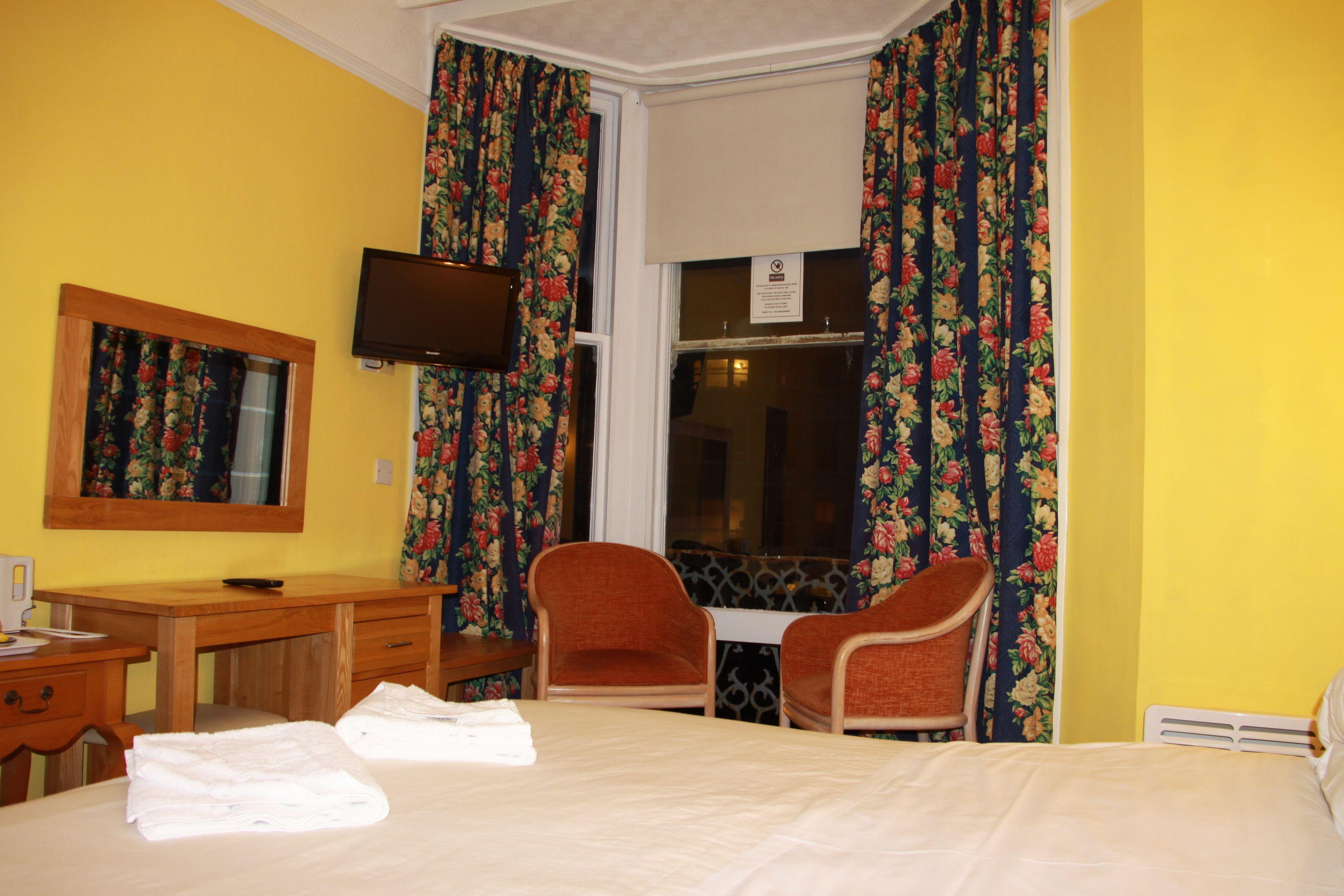 Double Room Private Bathroom