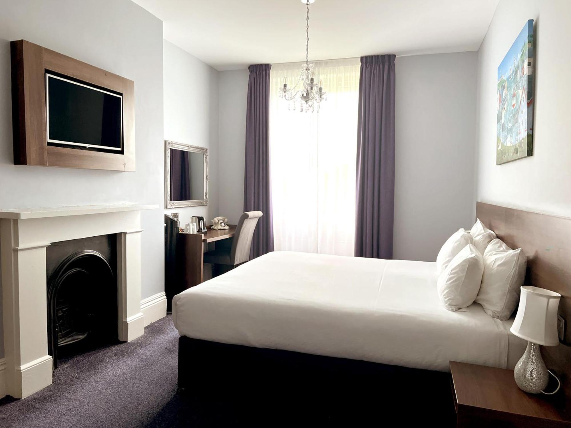 Cosy Small Room