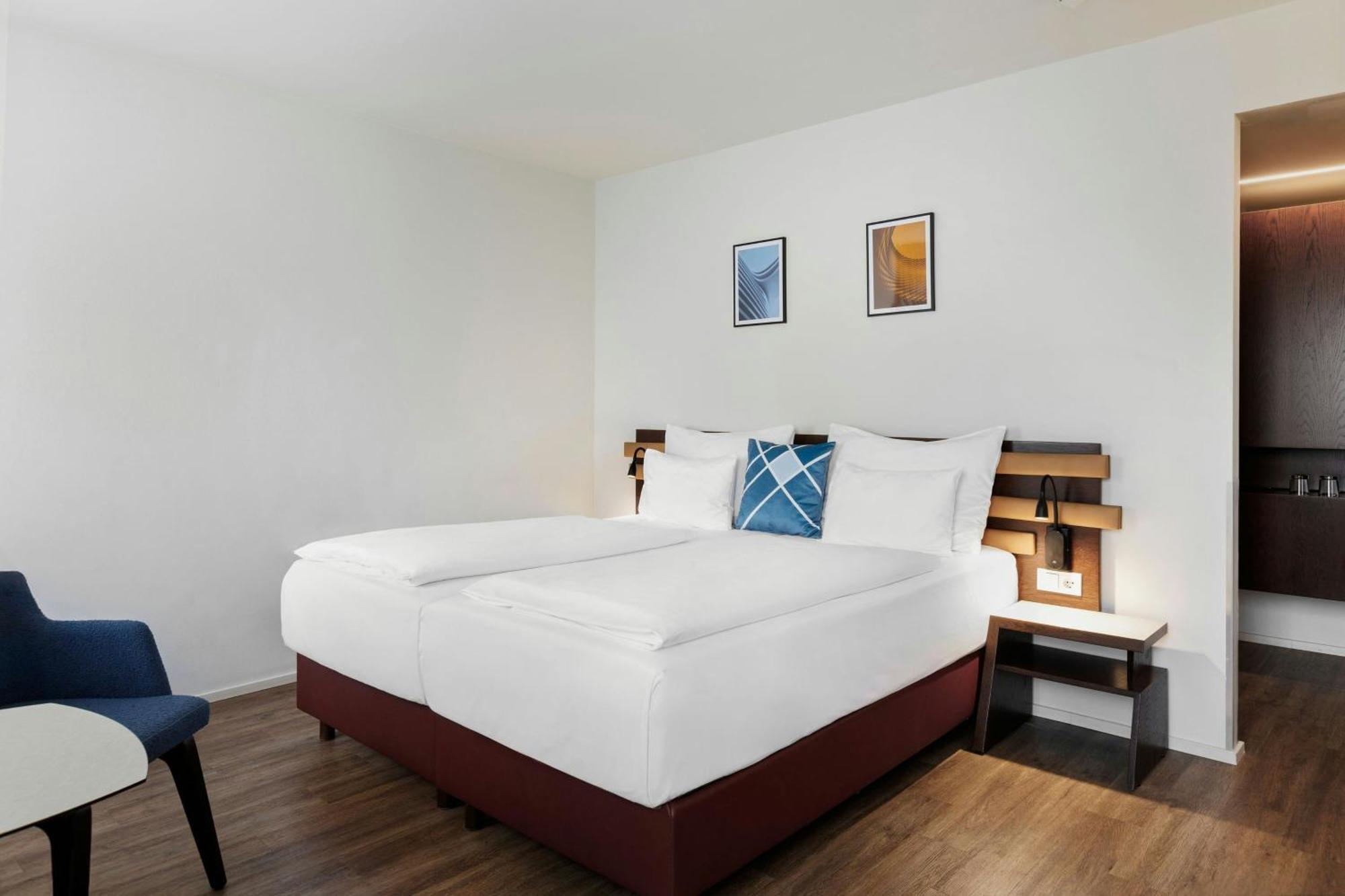Standard Twin Room with Two Twin Beds,1710582067:JPEG