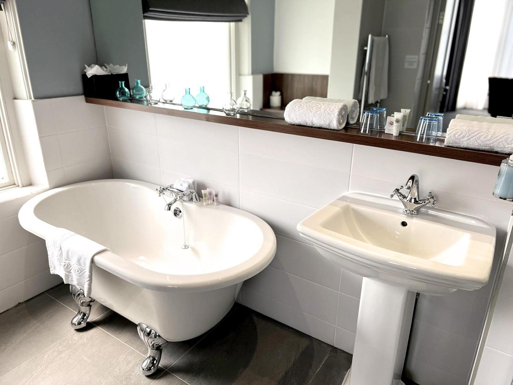Junior King Suite