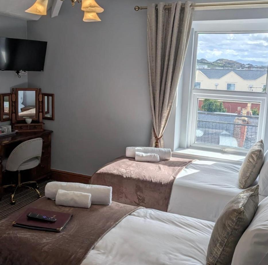 Twin Room with Mountain View,1722895665:JPEG