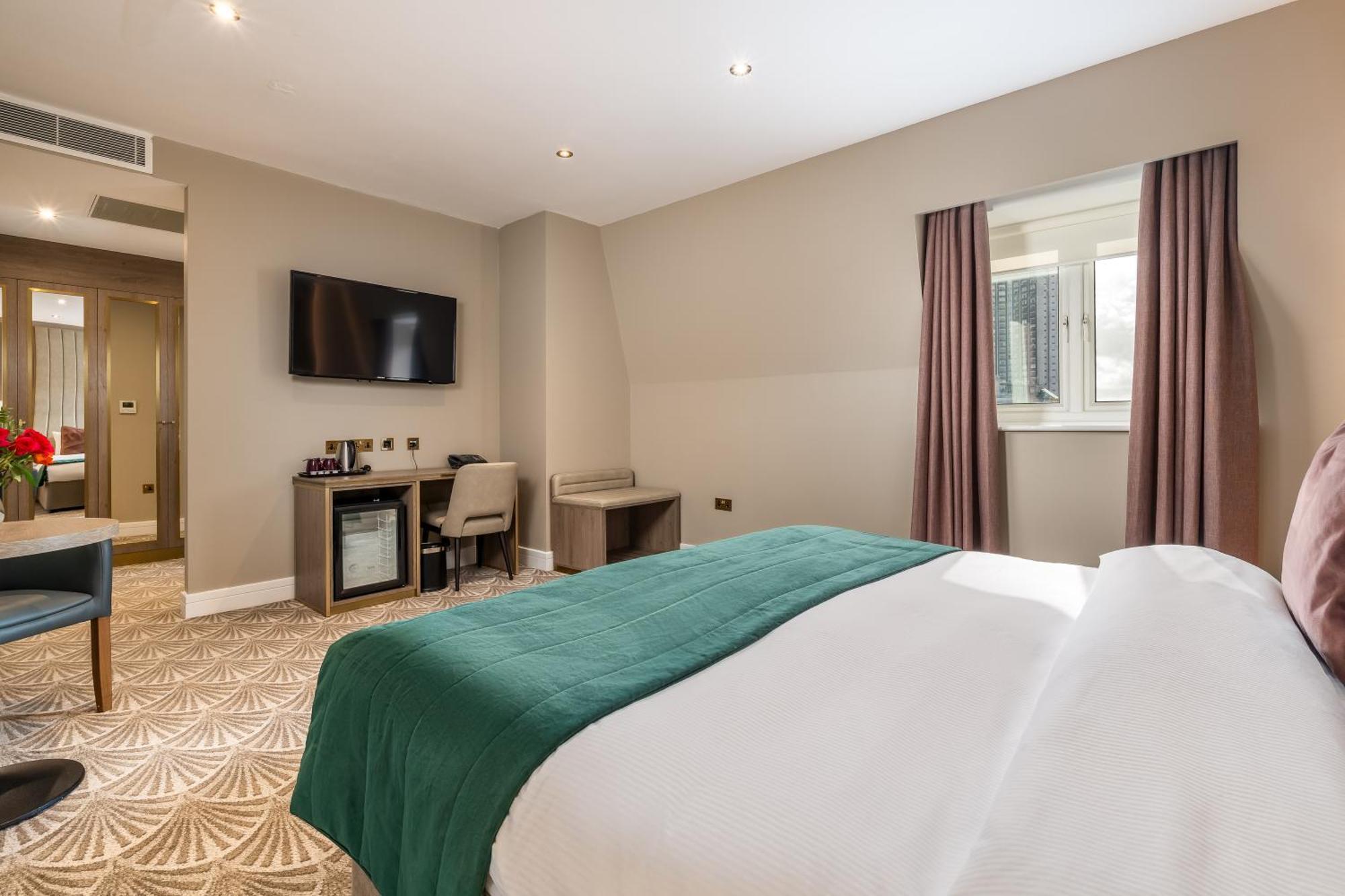 Deluxe King Room