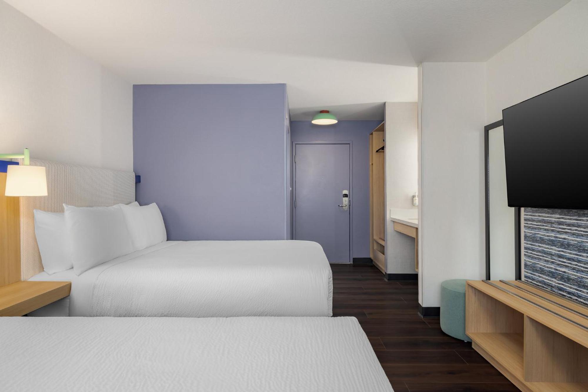 Standard Queen Room Two Queen Beds Walk Shower