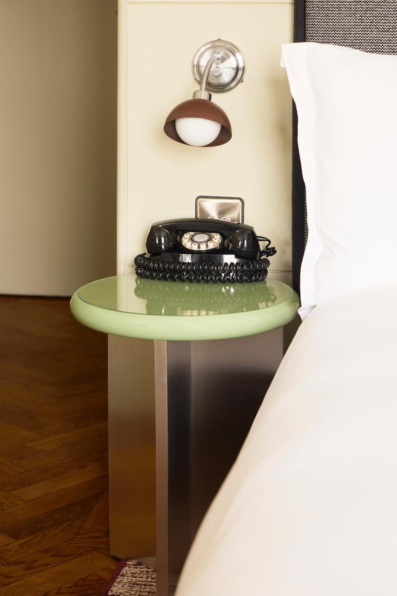 Quarto Aconchegante com 2 Camas de Solteiro
