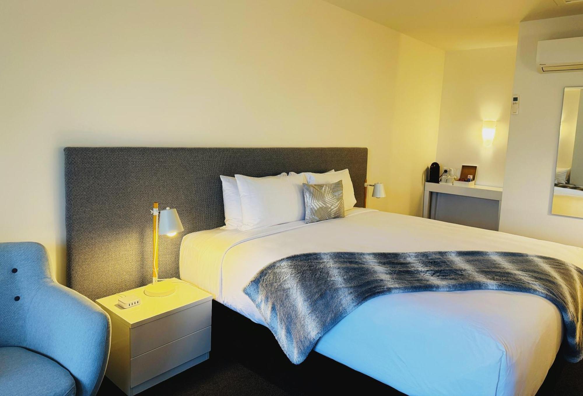 Luxury King Suite