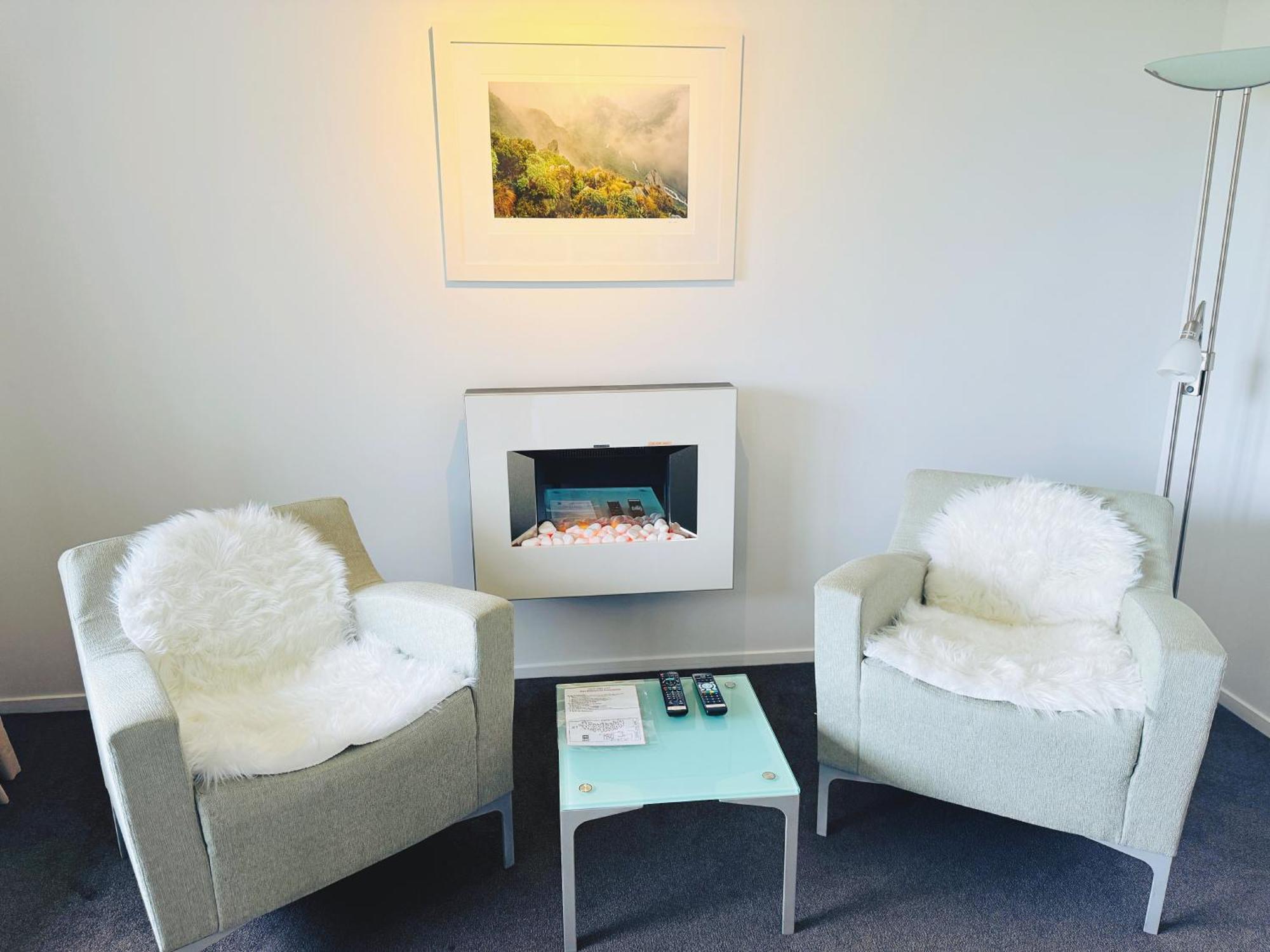 Executive King Suite Fireplace