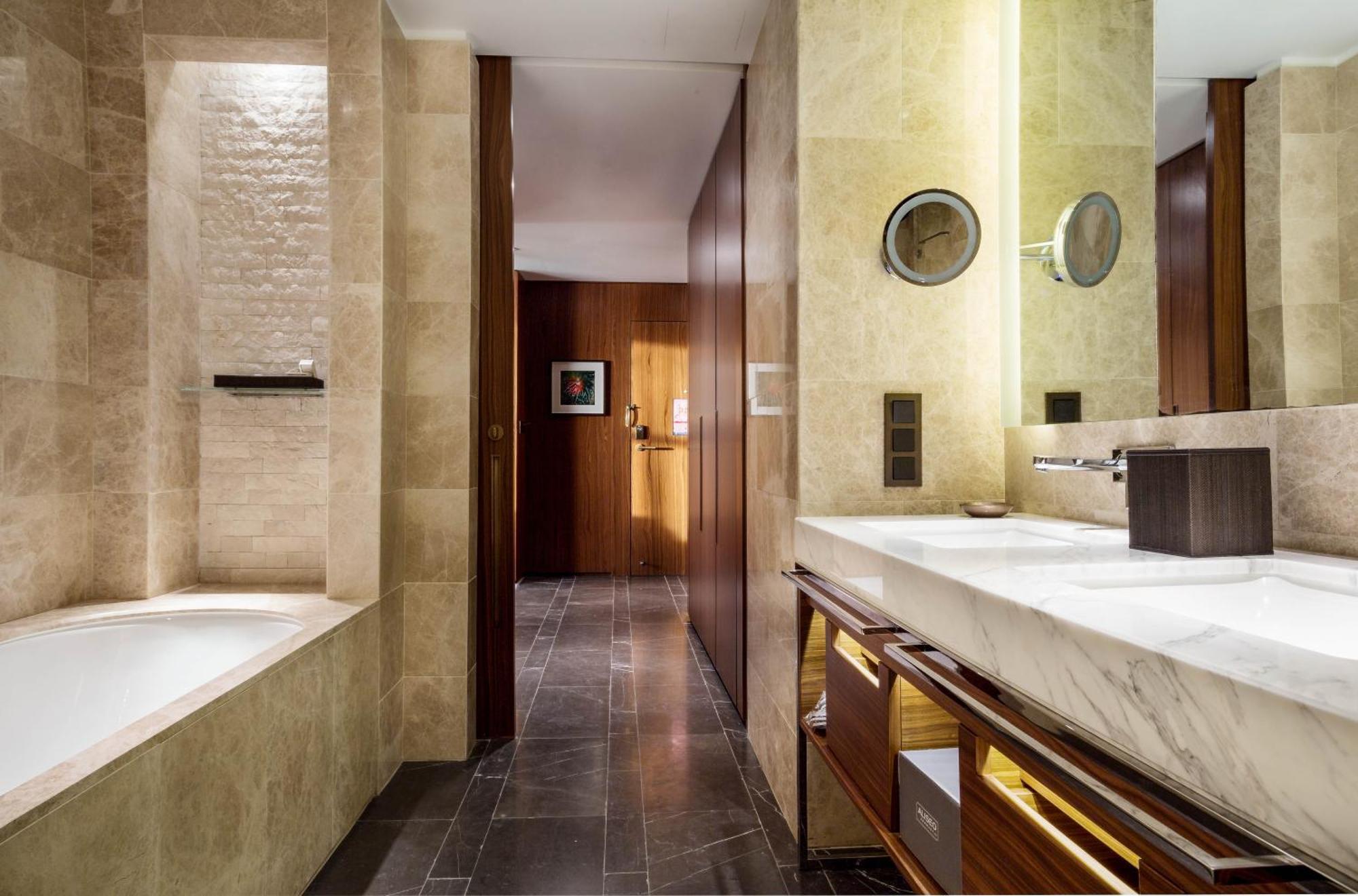 Executive Corner King Room Panoramic View