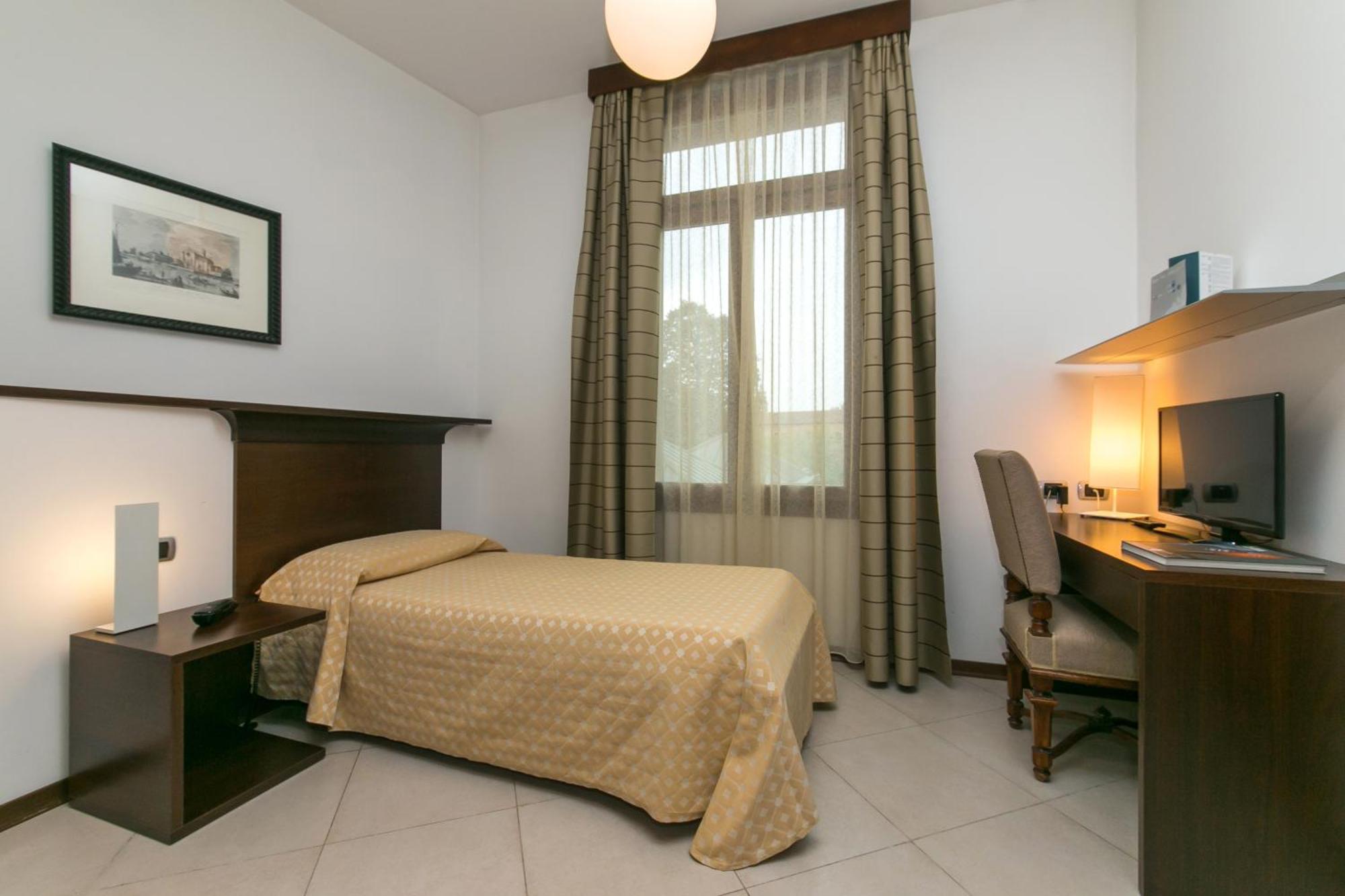 Classic Single Room