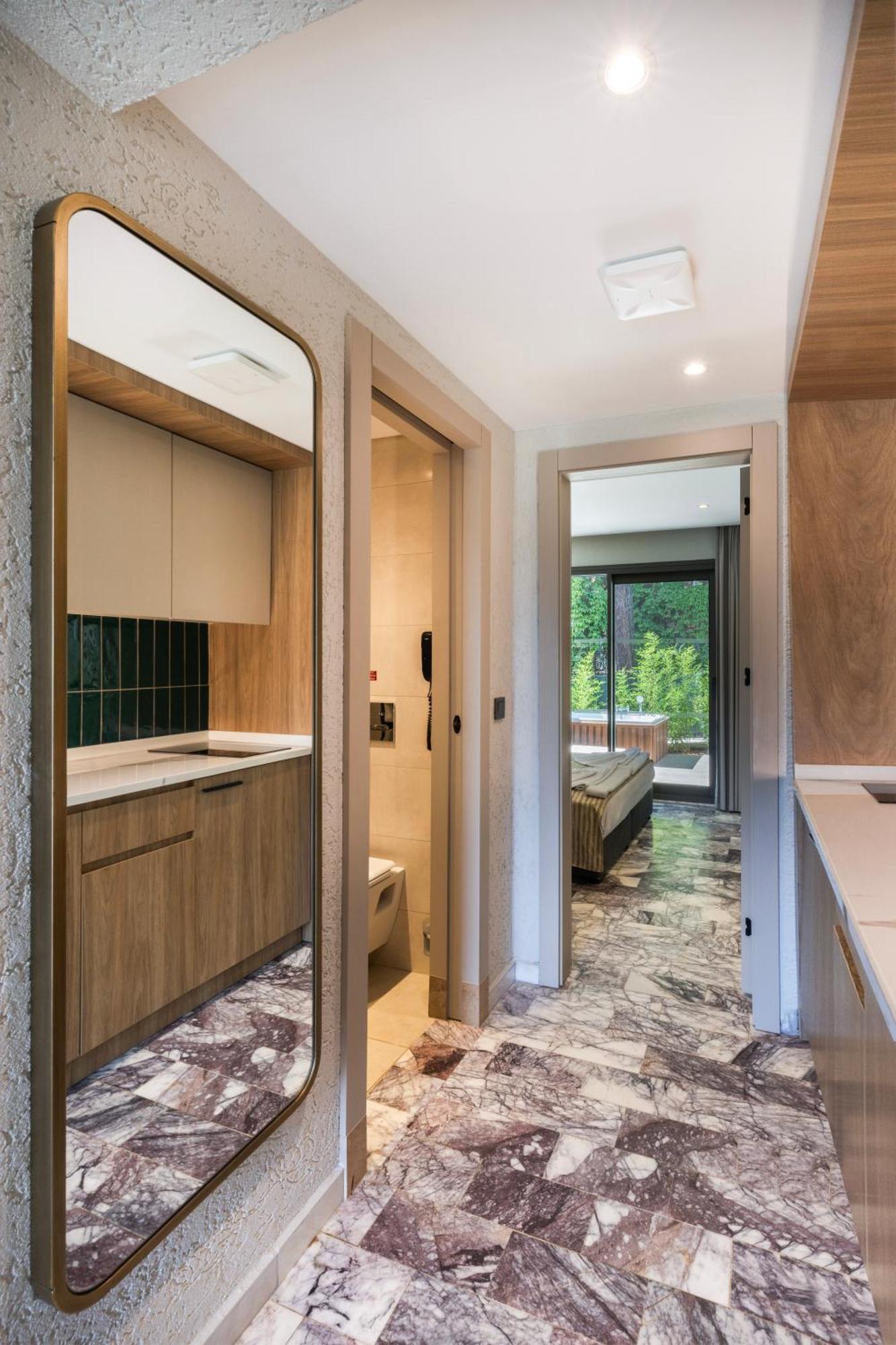 One-Bedroom Apartment Spa Bath