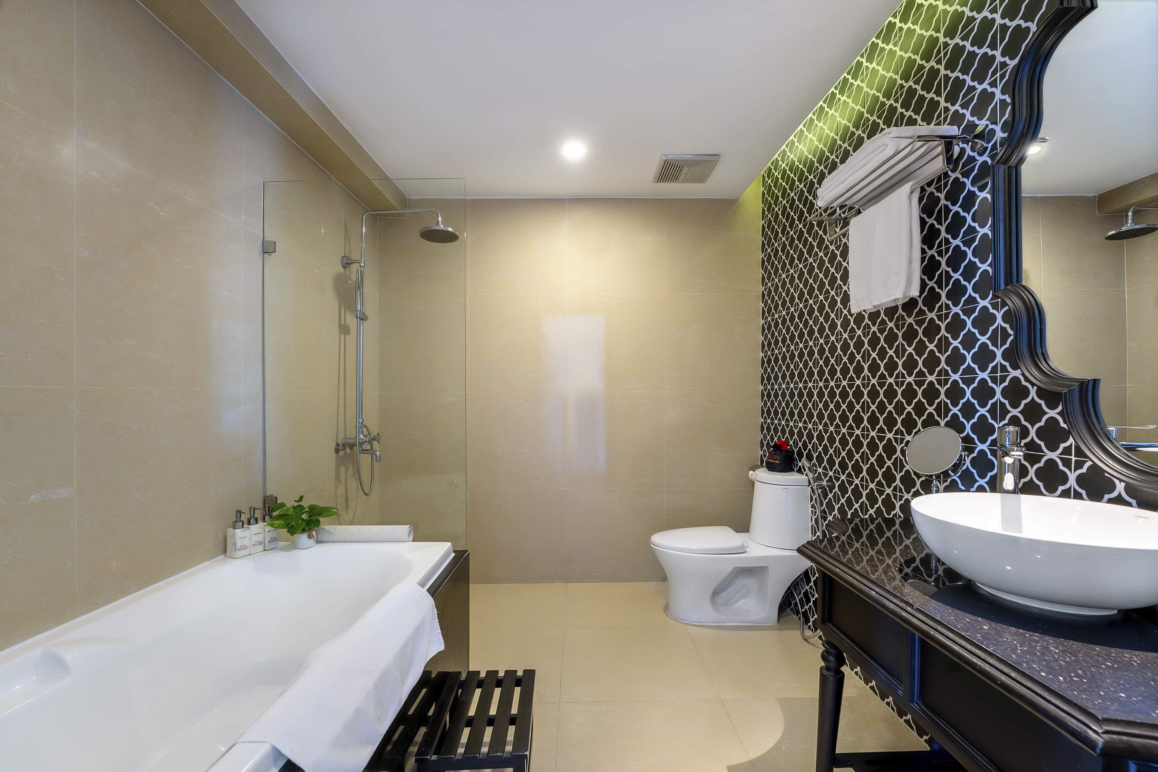 Deluxe Twin Room Balcony City View