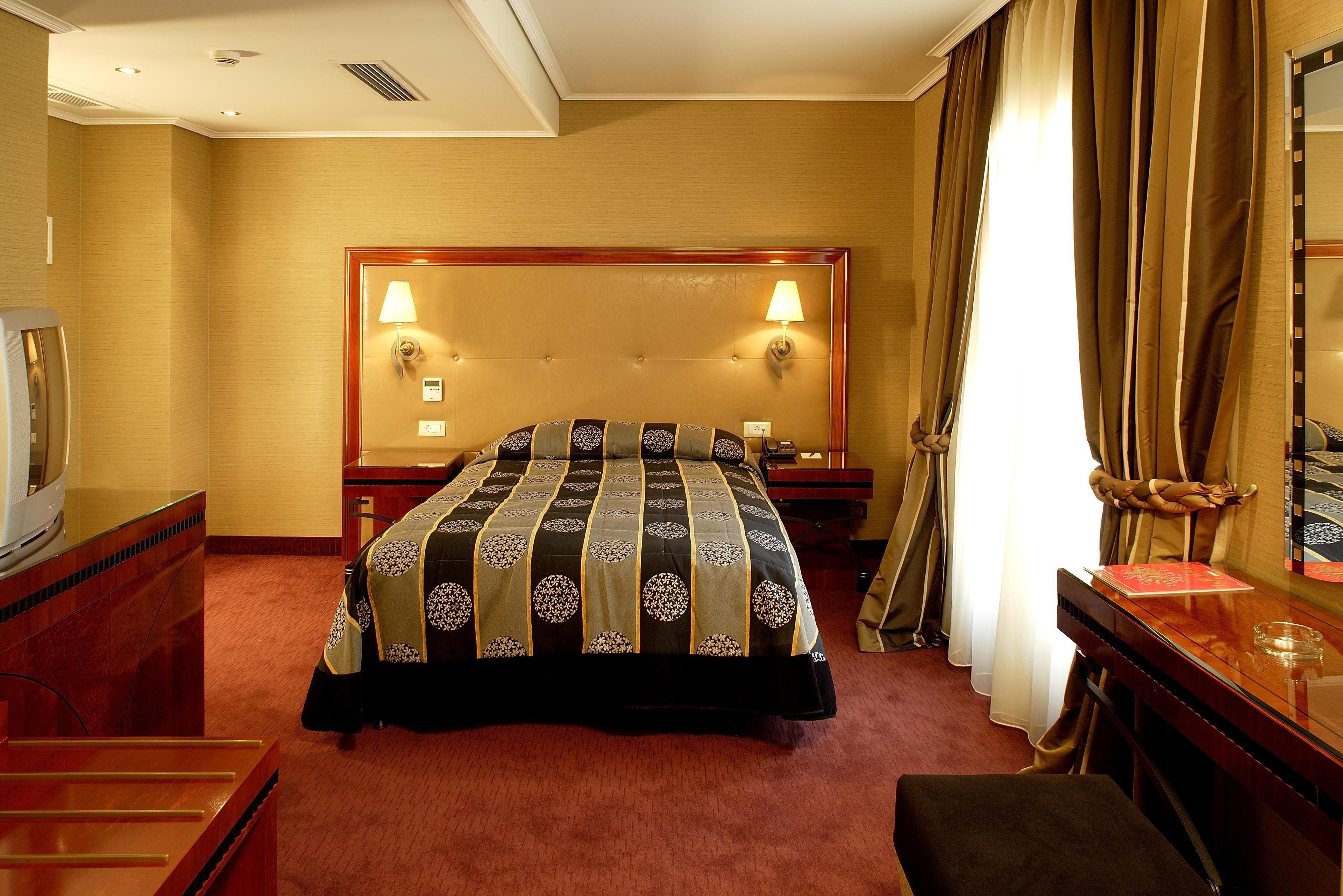 Double Room,561548325:JPEG