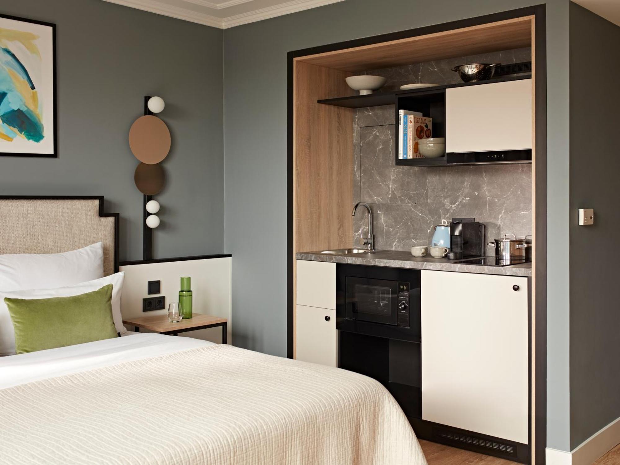 Deluxe Studio Extra Bed