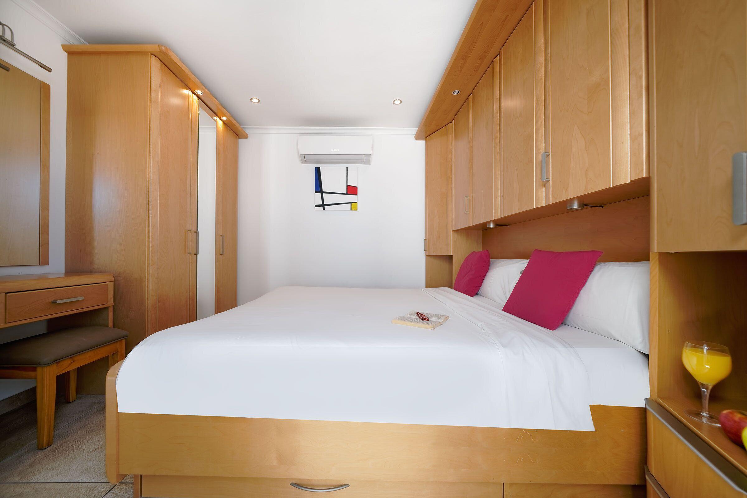 Superior One-Bedroom Apartment Sea View