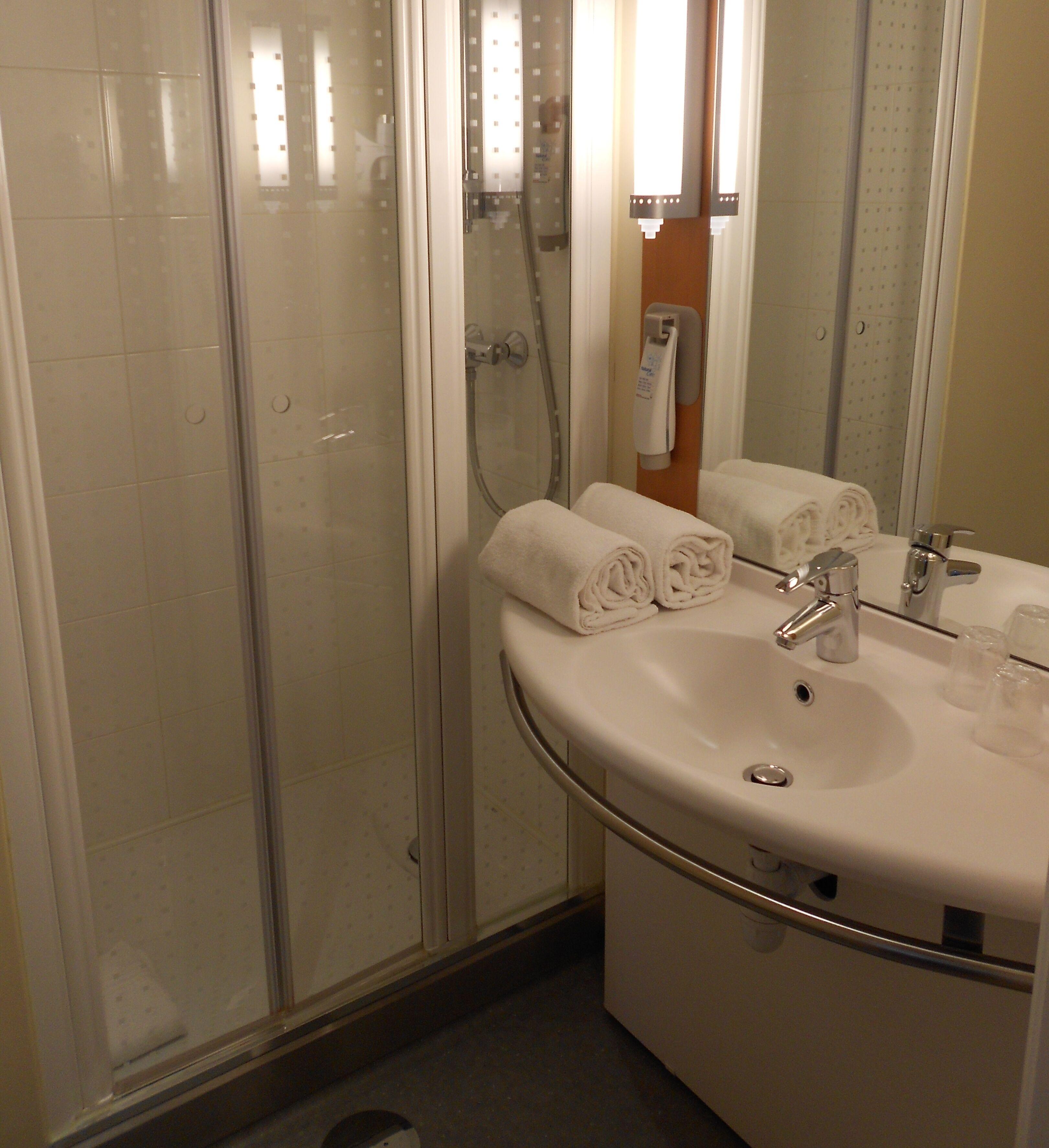 Standard Twin Room,1209136354:JPEG
