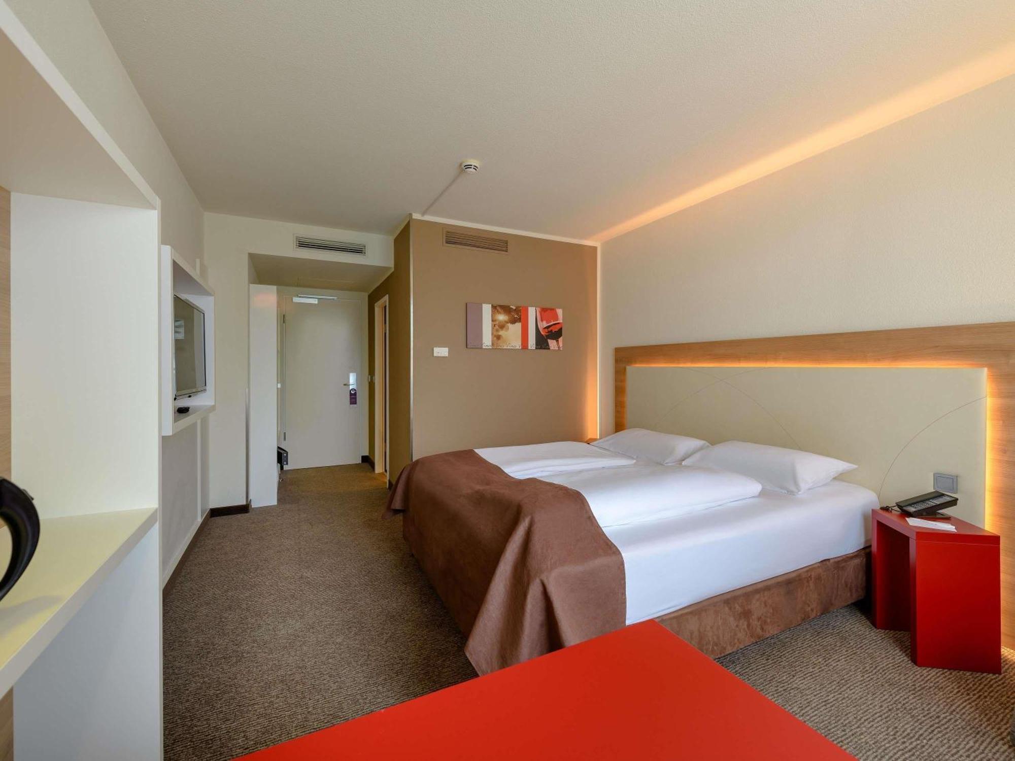Standard Double Room King Size Bed