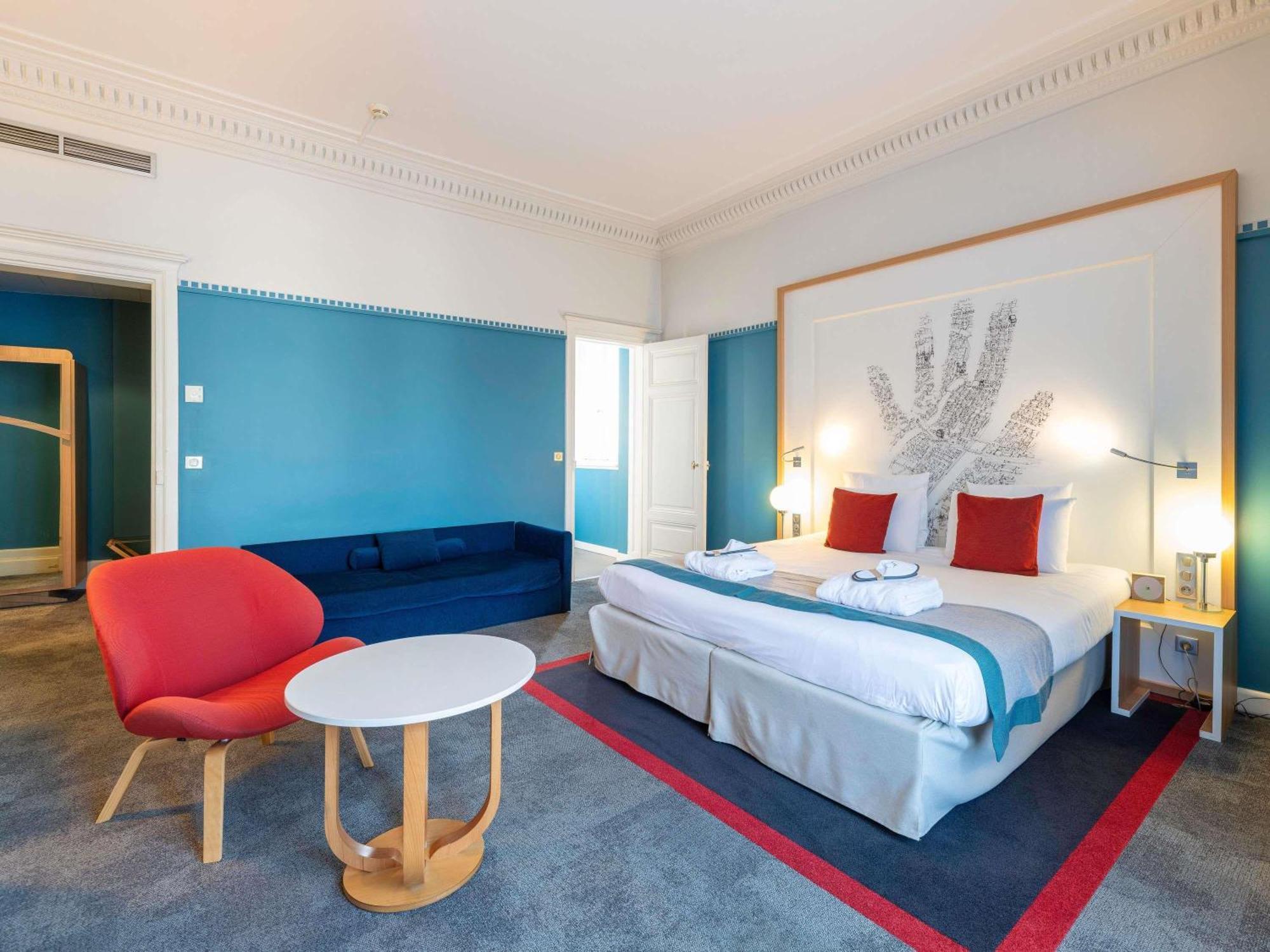 Privilege Room with 1 Double Bed & 1 Single Bed