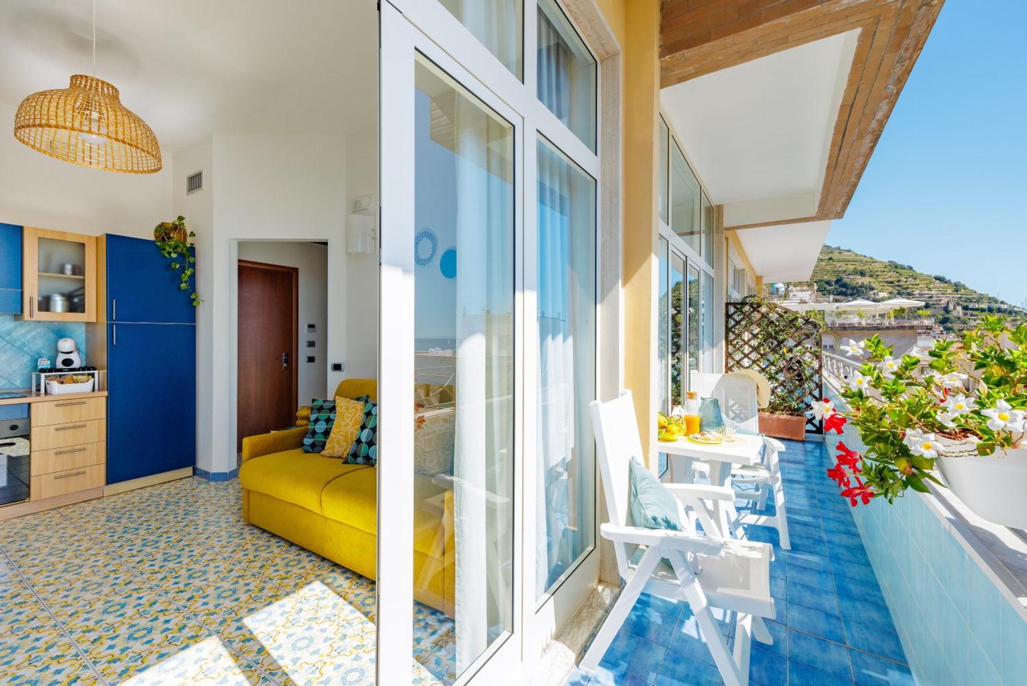 One-Bedroom Apartment Sea View