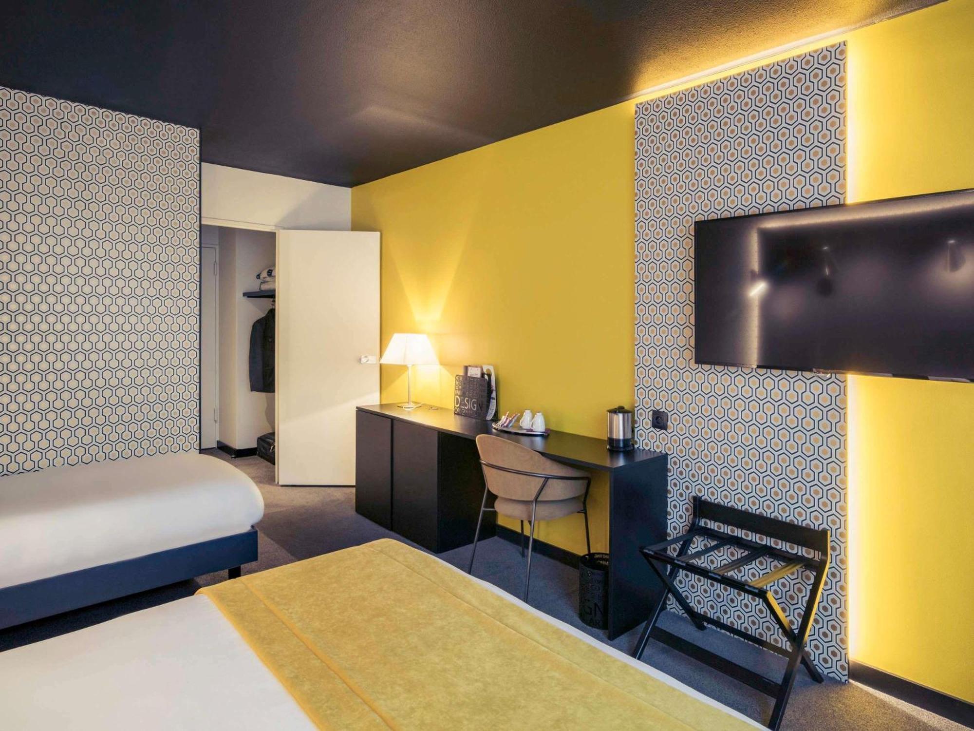 Family Superior Room with One Double Bed and One Single Bed,1722900332:JPEG