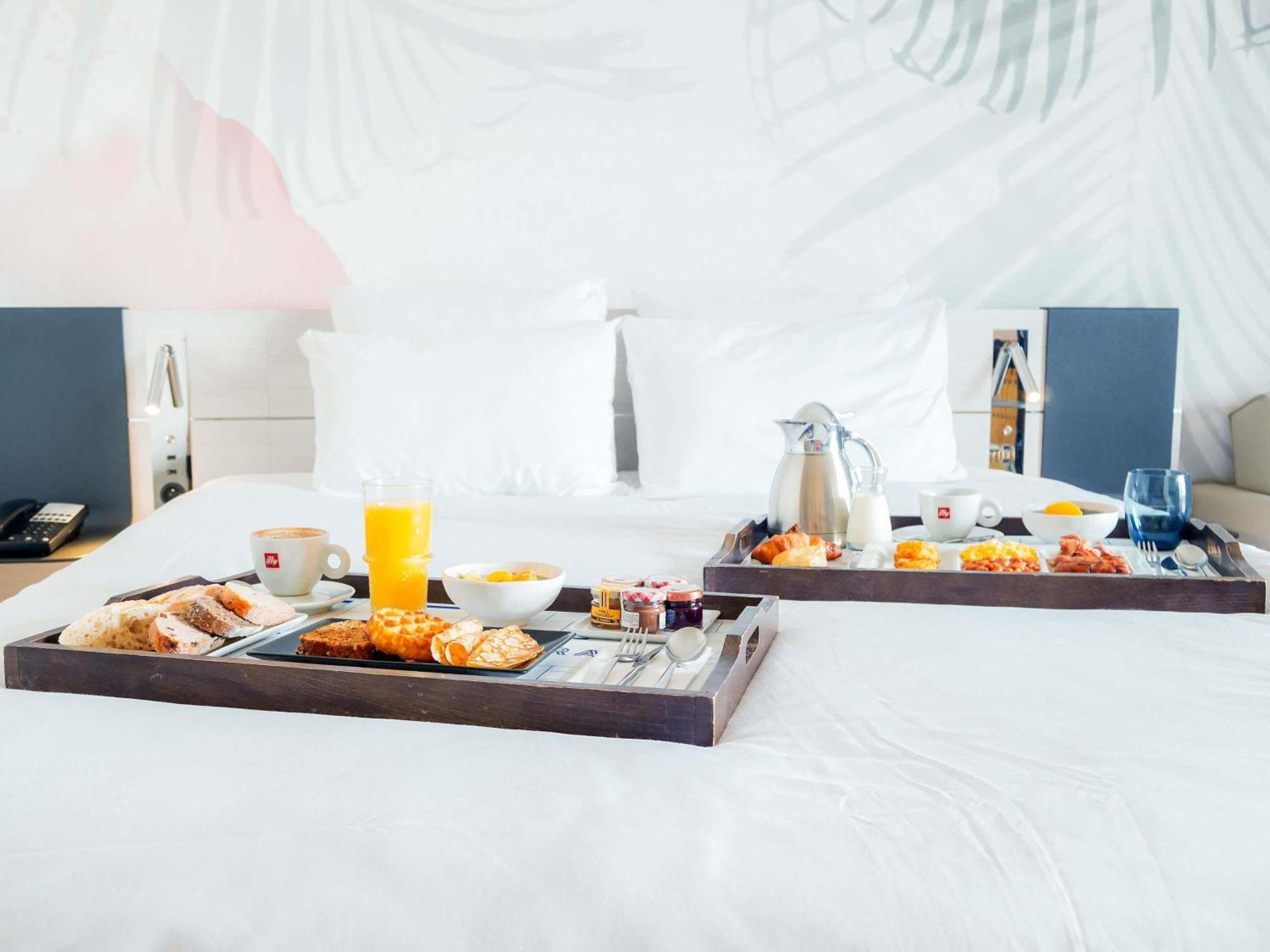 Riviera Superior Room with One Double Bed and Sofa Bed - Garden Side,1717004093:JPEG