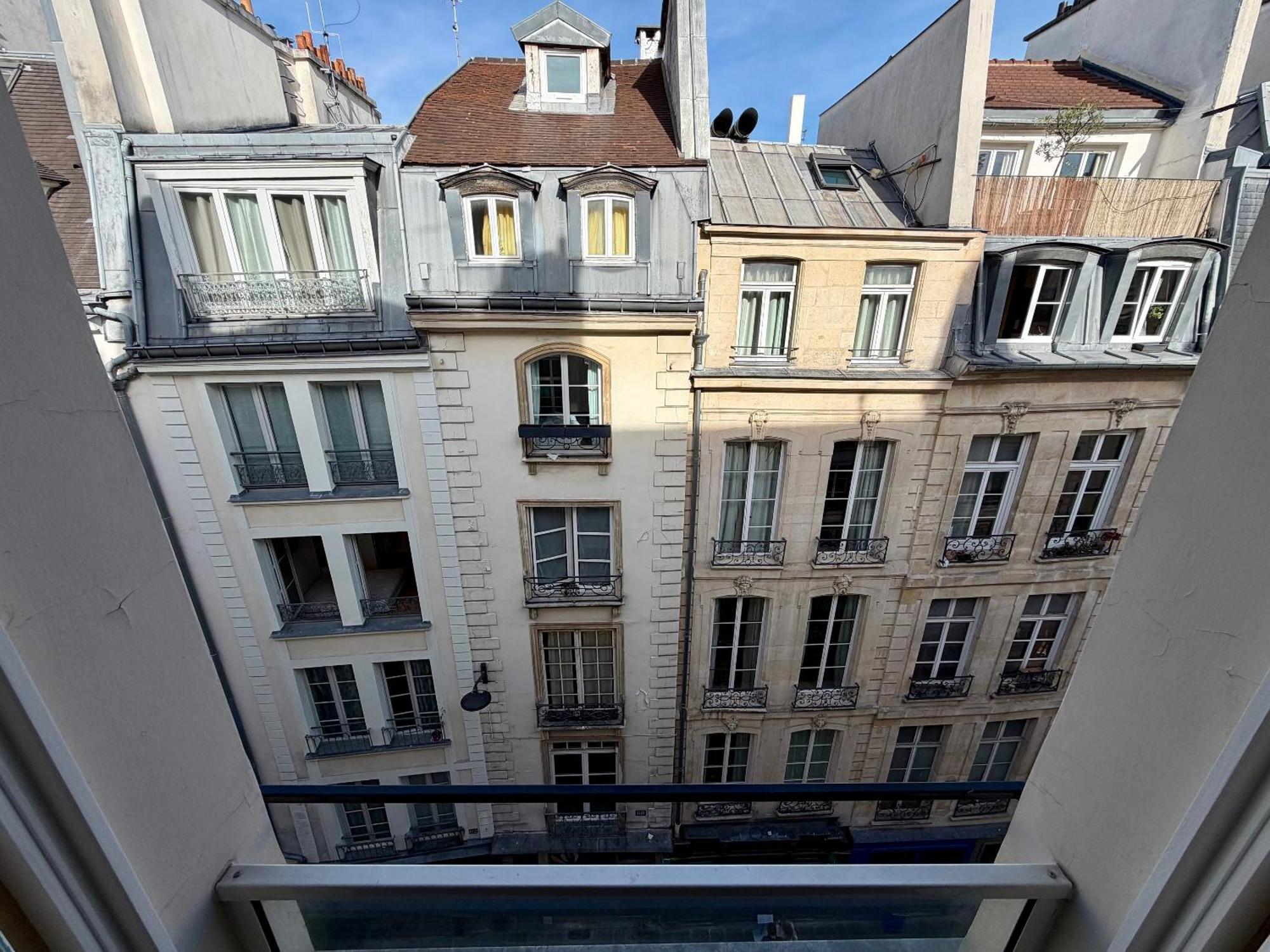 DELUXE Double Room – City View