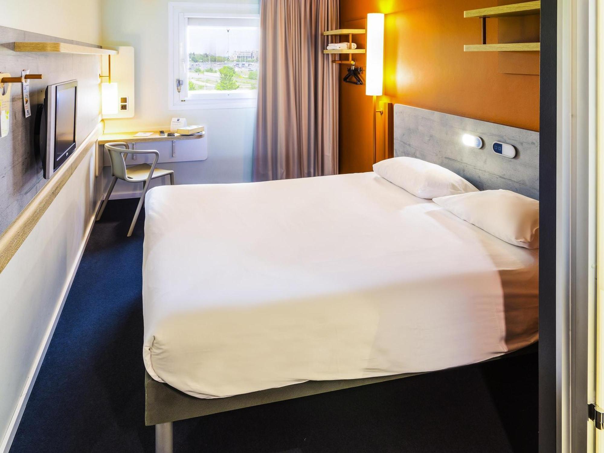 Standard Room Large Bed