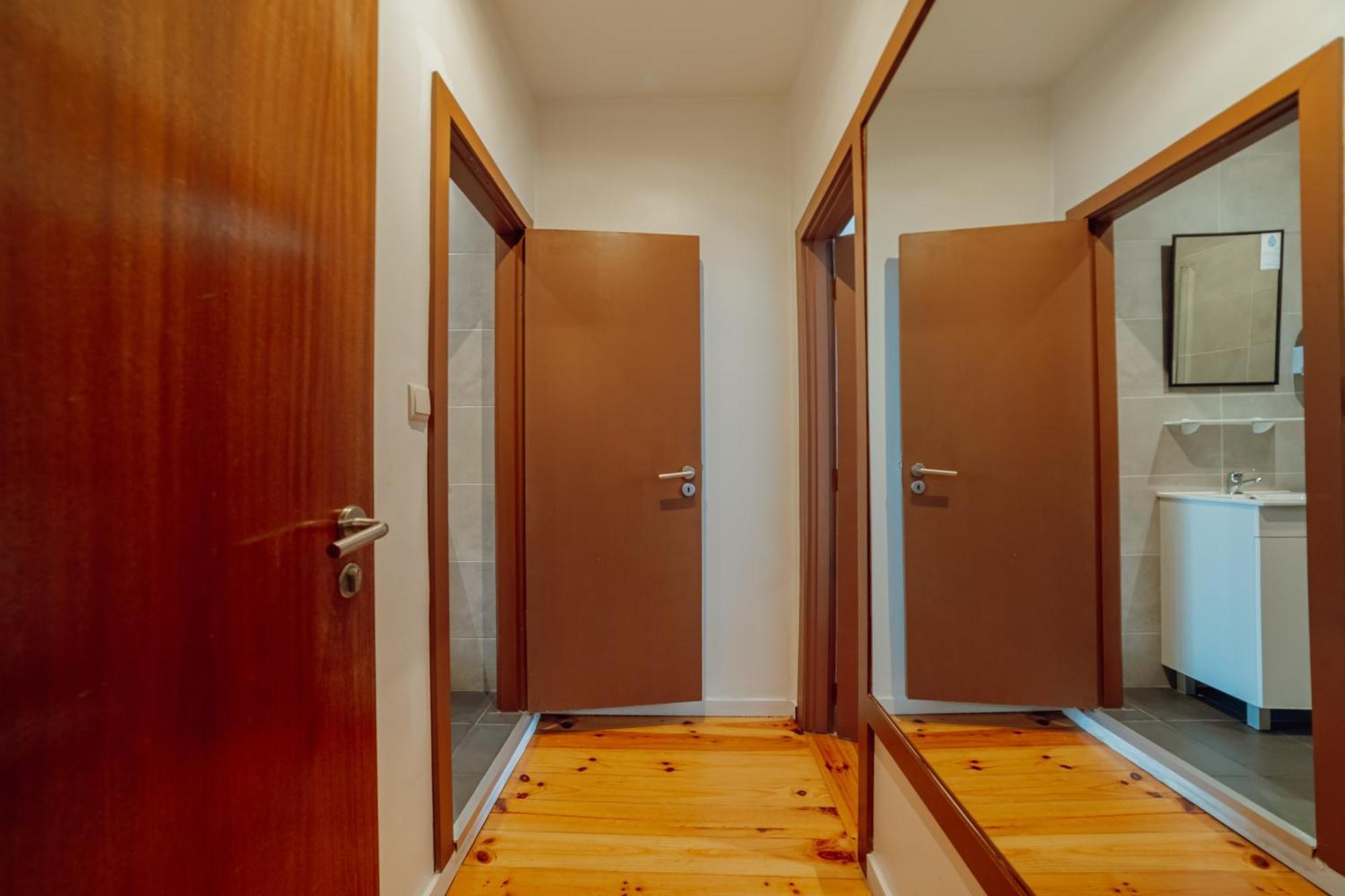 Quarto com 2 Camas de Solteiro