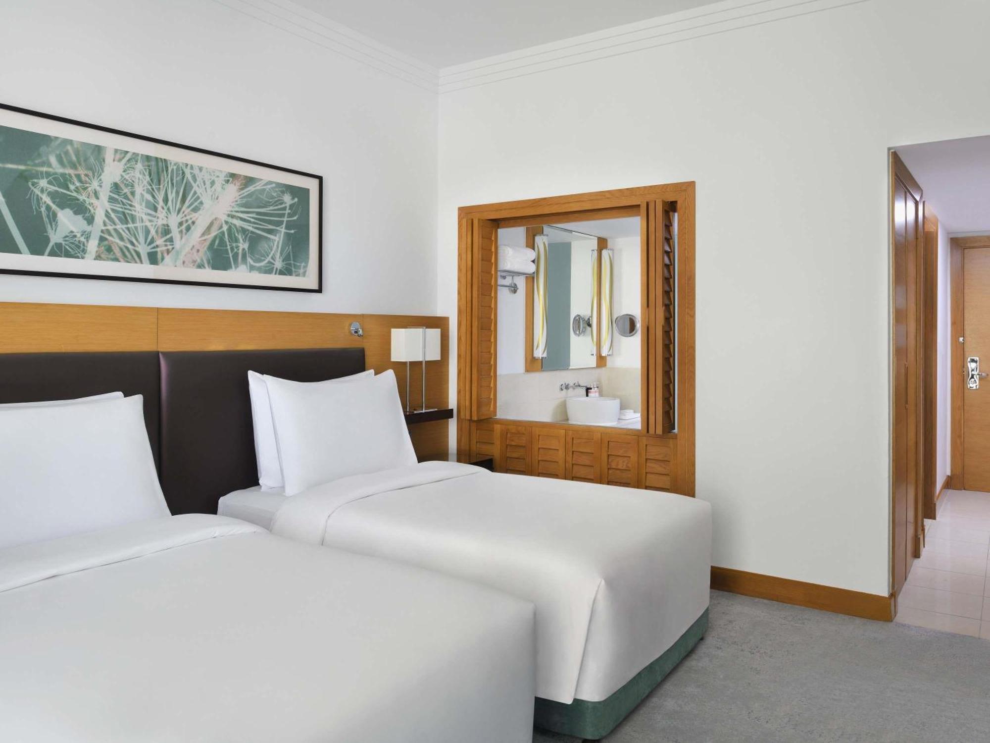Deluxe Twin Partial Sea View Balcony
