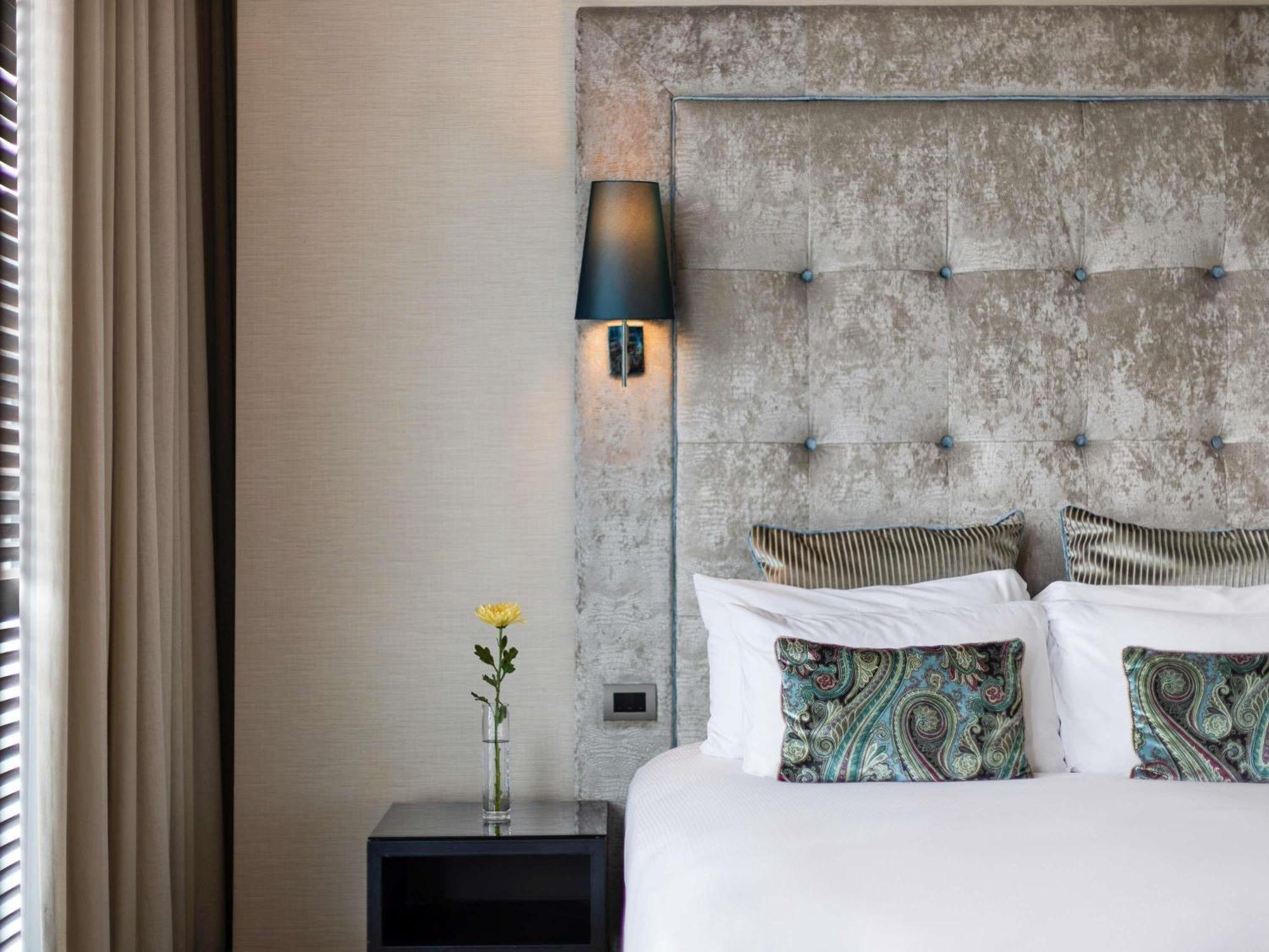 Superior King Room Mobility Accessible