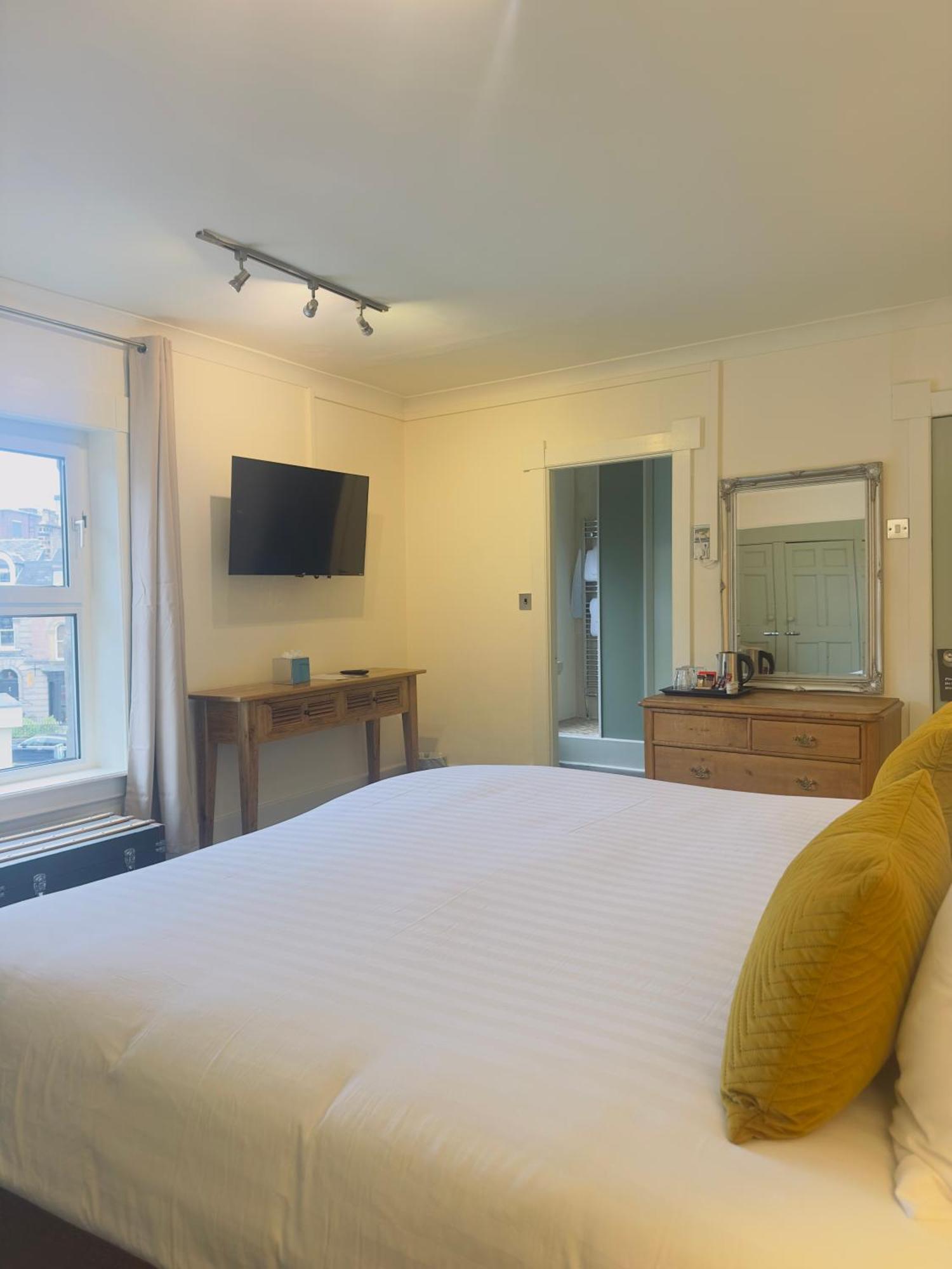 Superior King Room