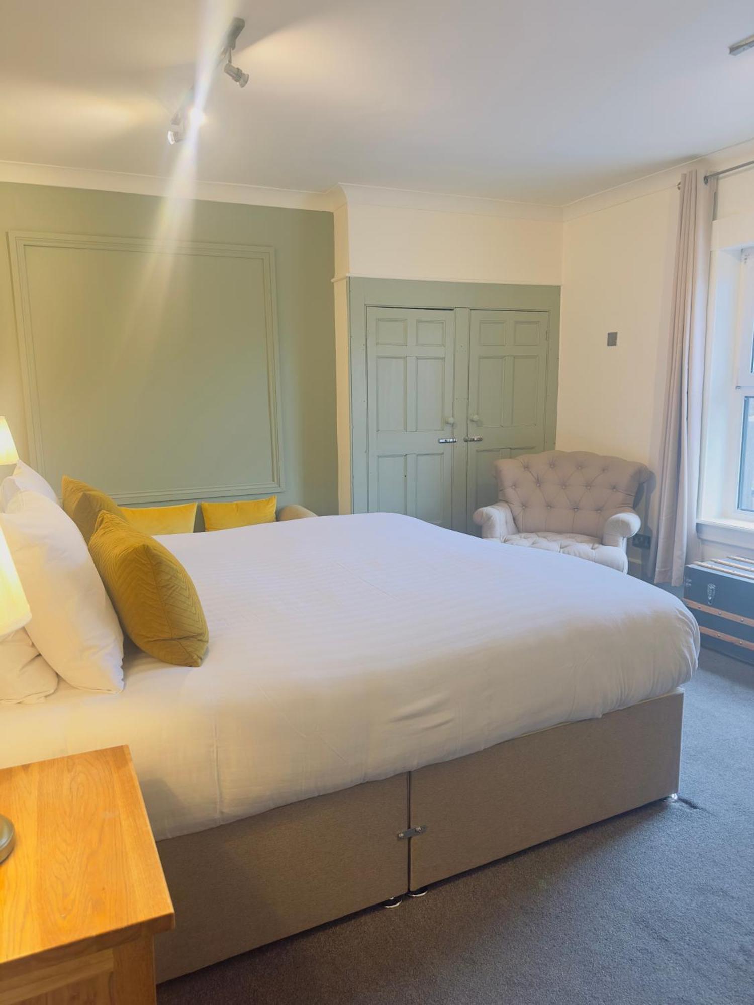 Superior King Room