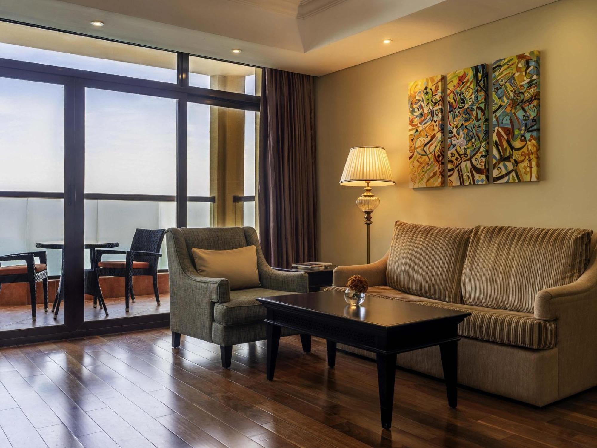 Three-Bedroom Suite with One King and Two Twin Beds