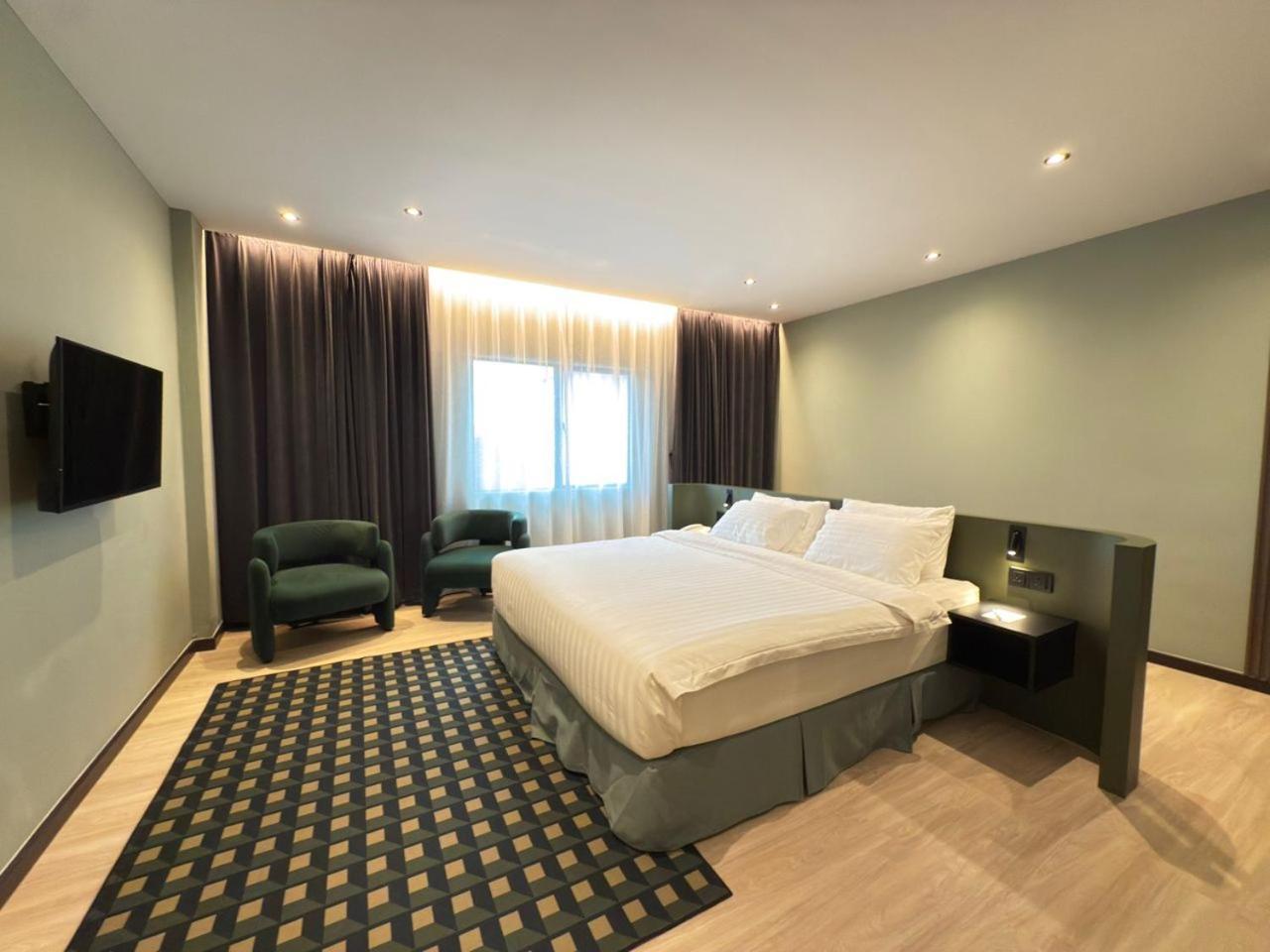 Emerald Room Newly Renovated
