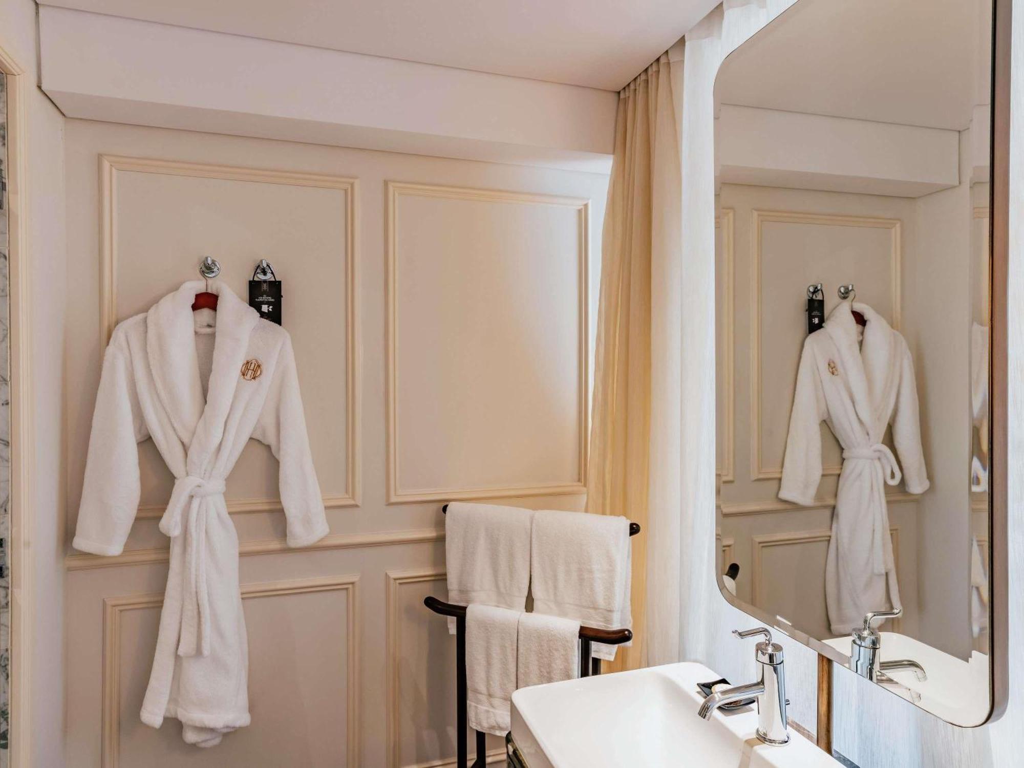 Deluxe Room, 2 Single Size Beds, City View
