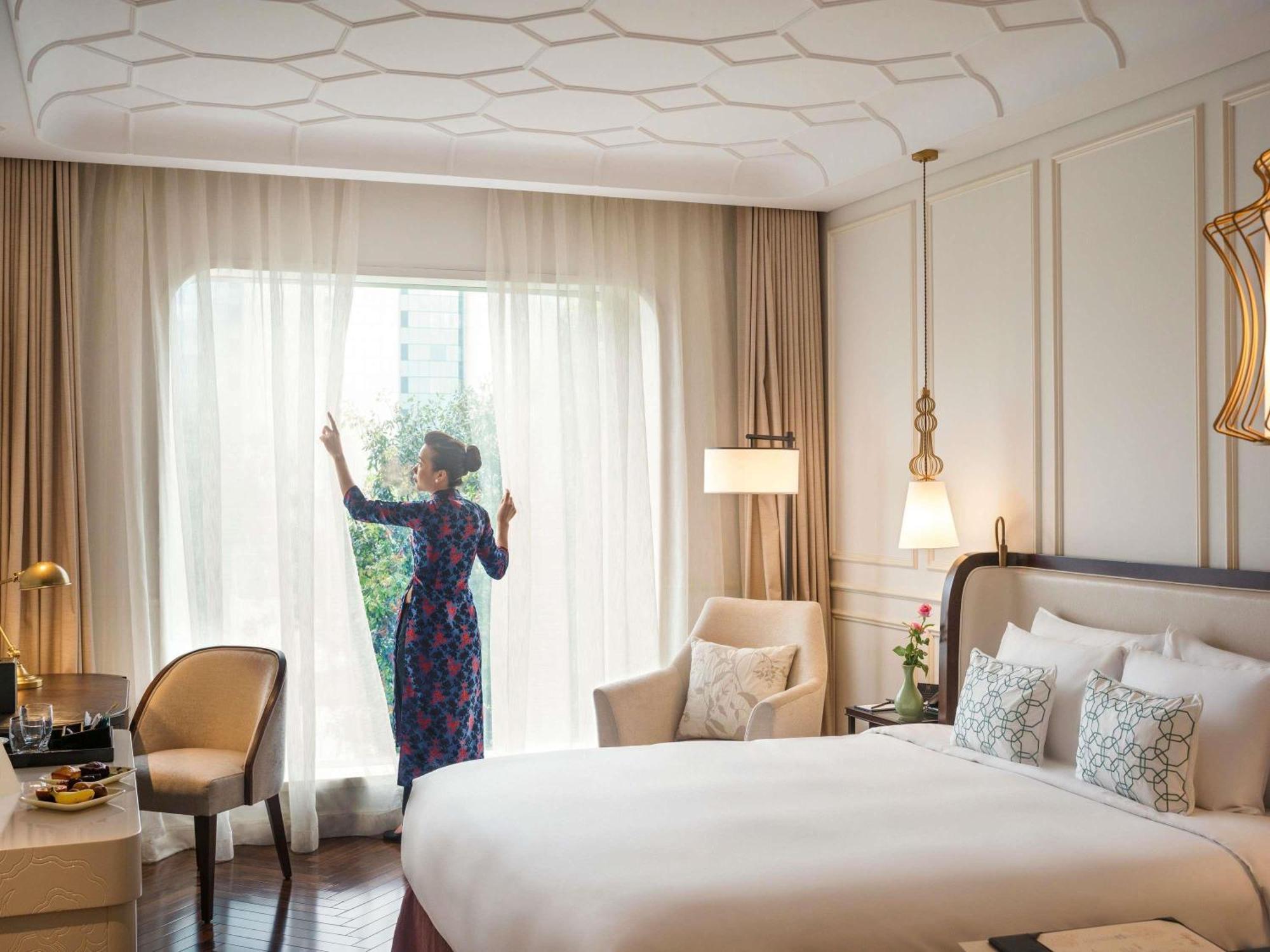 Deluxe King Room City View