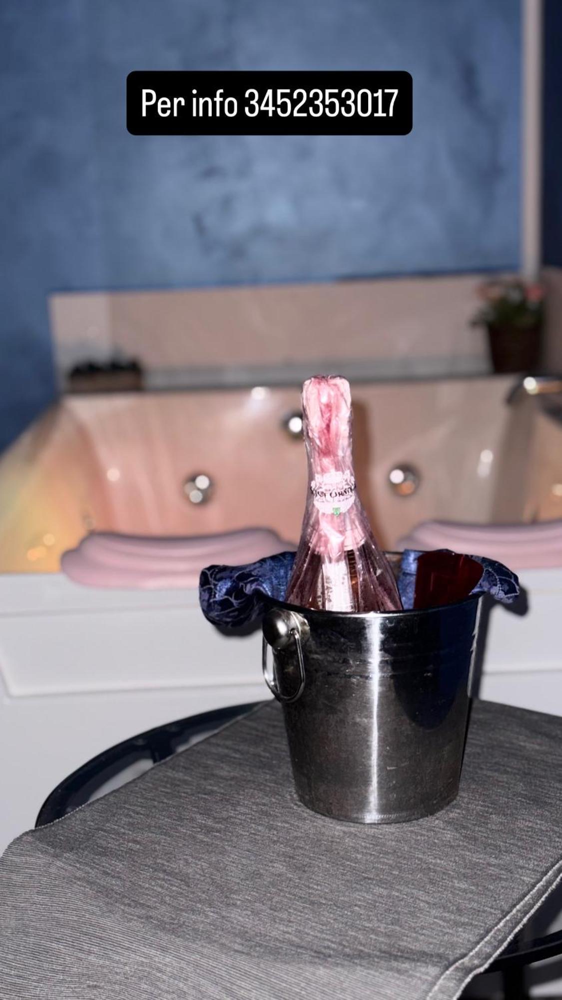 King Suite Spa Bath
