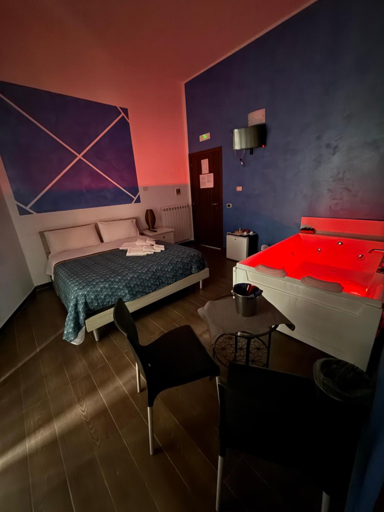 King Suite Spa Bath