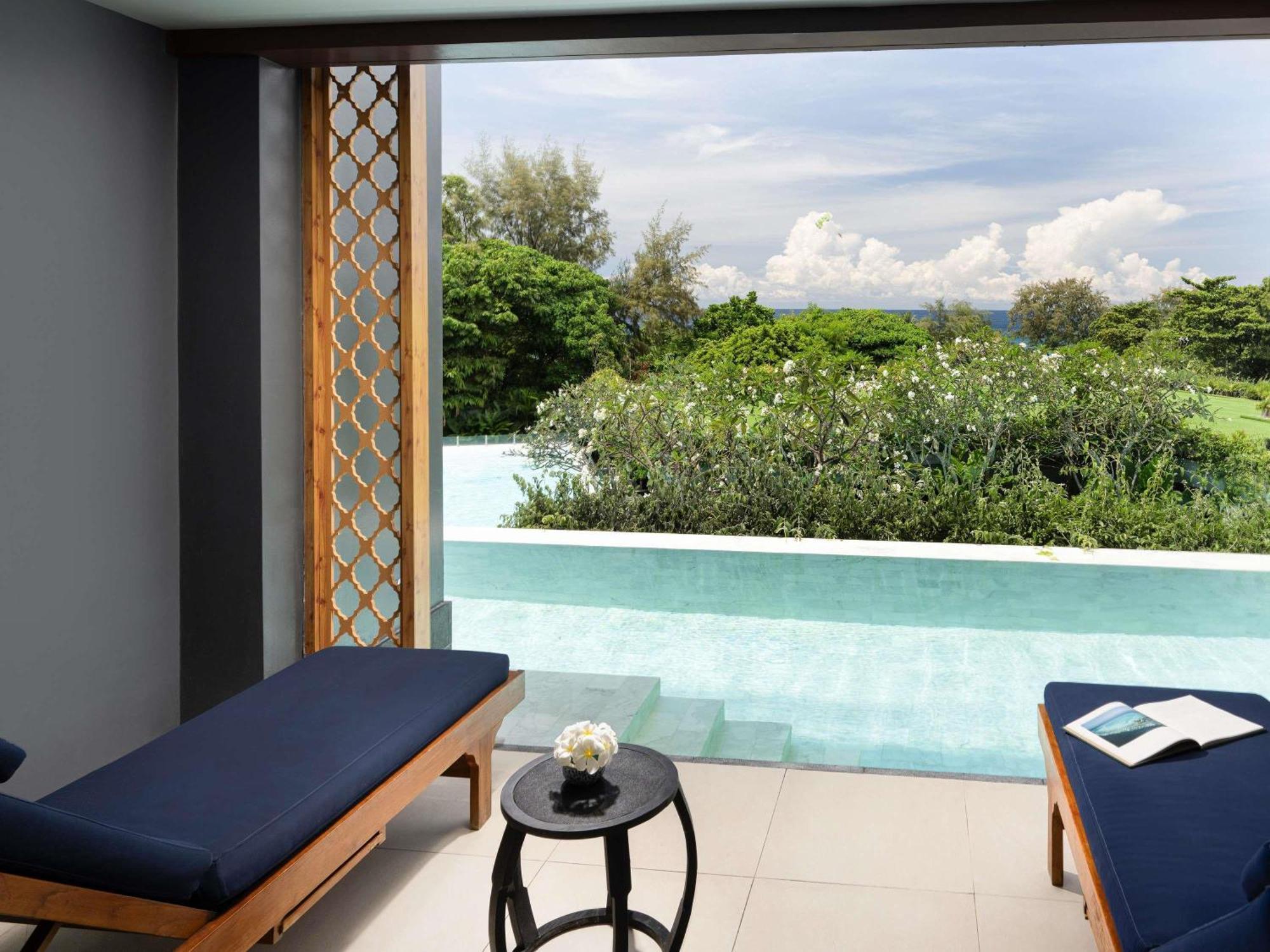 Deluxe Suite Pool Access Sea View 1 King Bed,1717139552:JPEG
