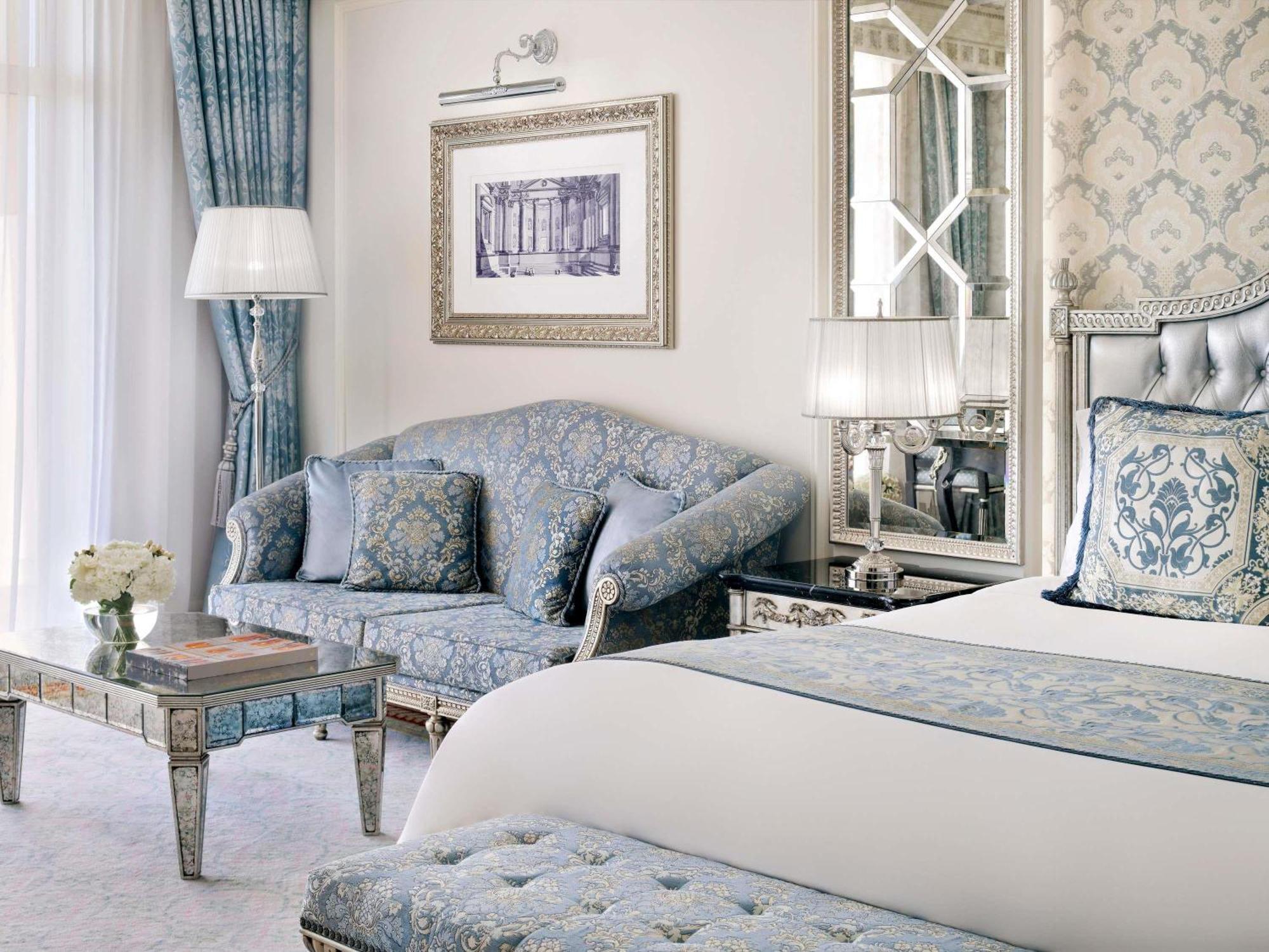 Raffles Club Ocean Room Lounge Access