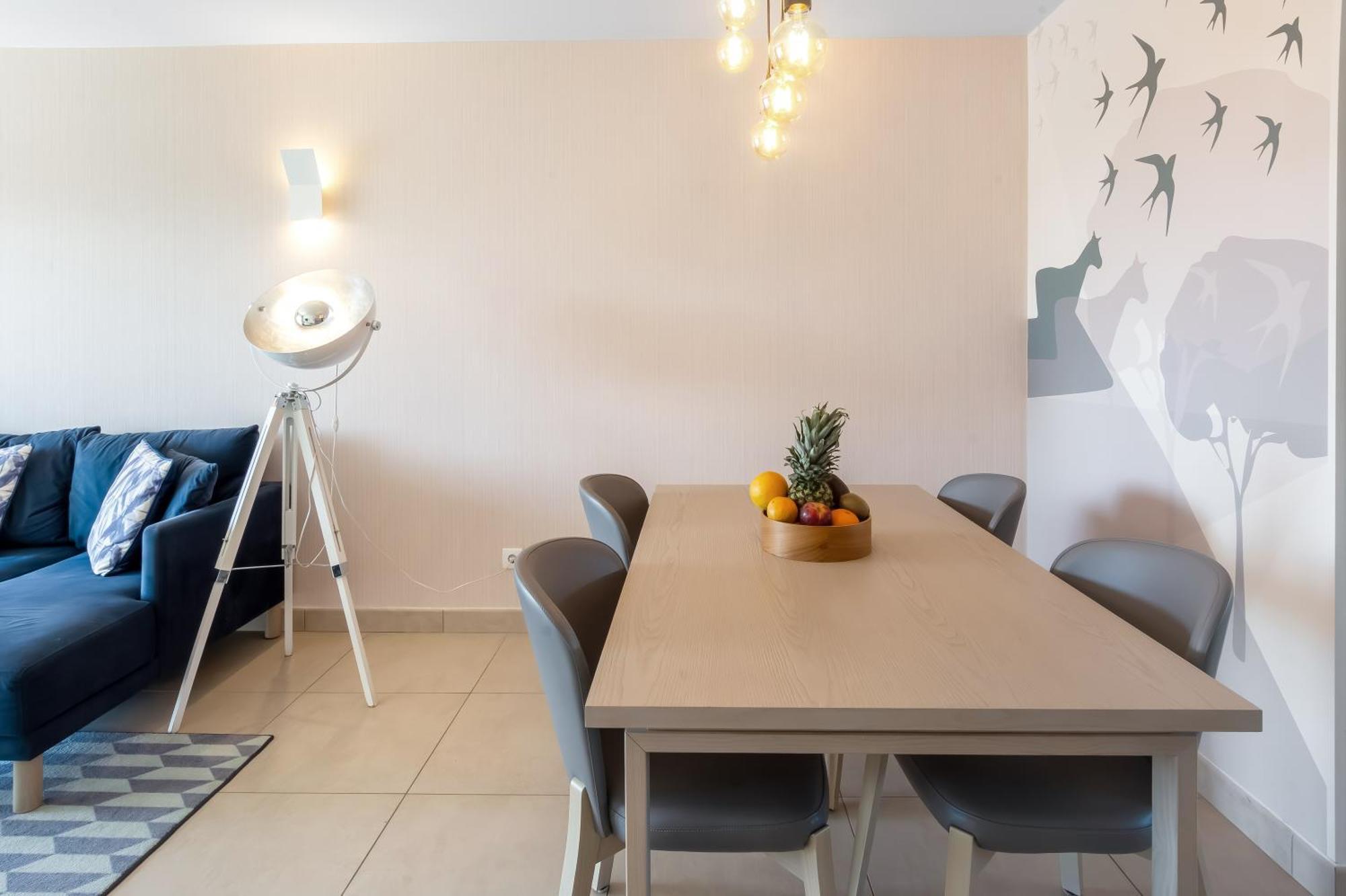 One-Bedroom Apartment