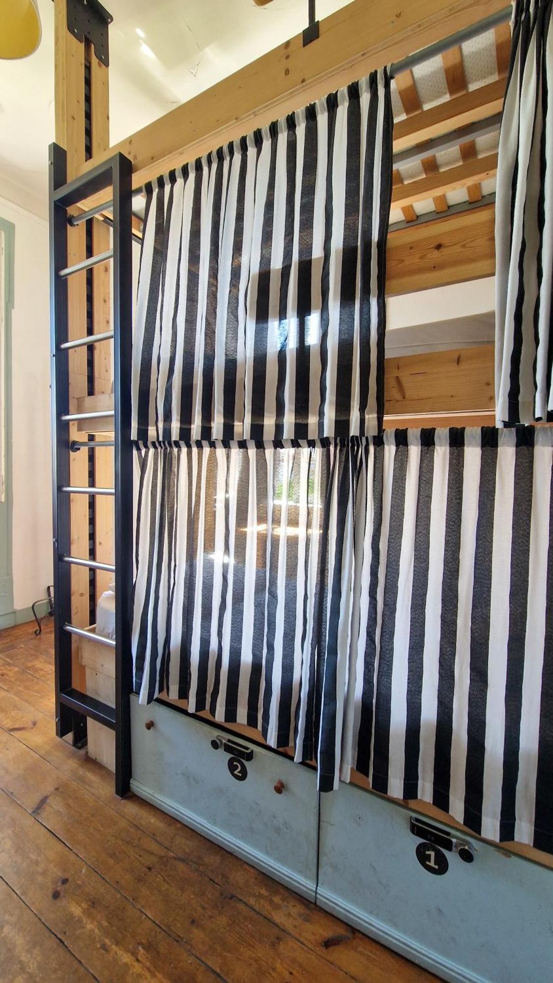 Bed 4-Bed Mixed Dormitory Room