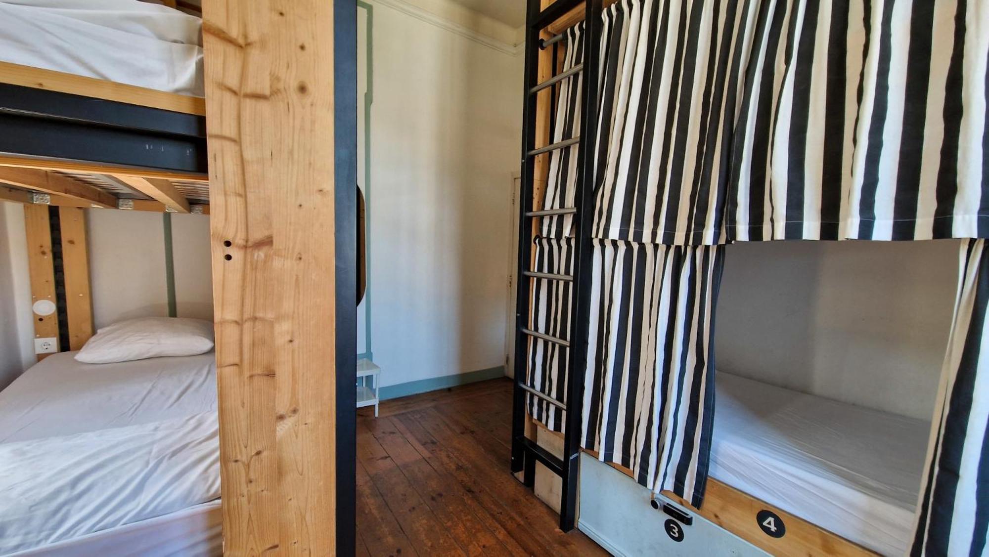Bed 4-Bed Mixed Dormitory Room