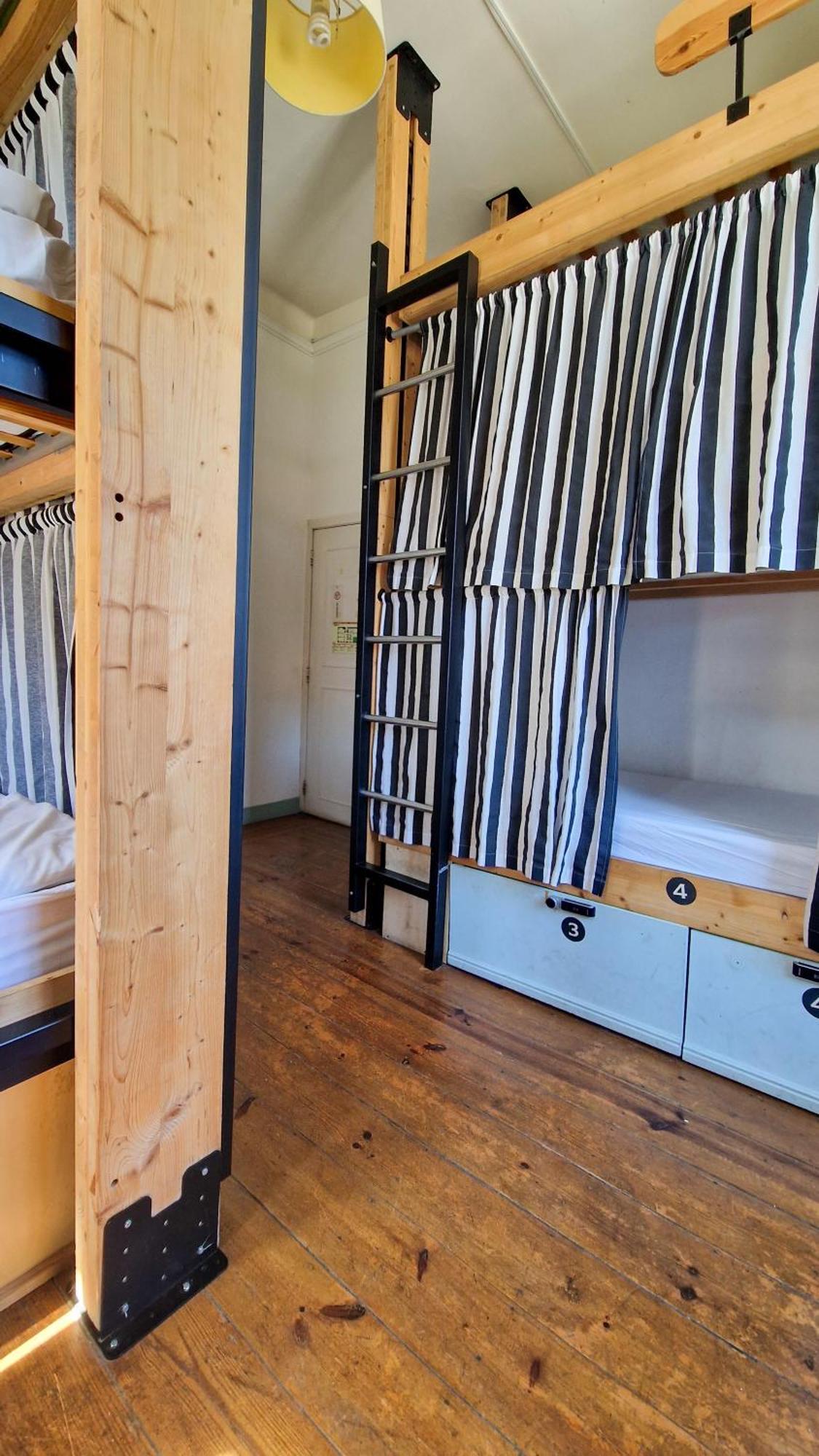 Bed 4-Bed Mixed Dormitory Room