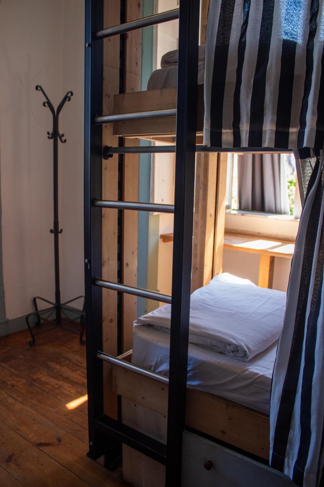 Bed 4-Bed Mixed Dormitory Room
