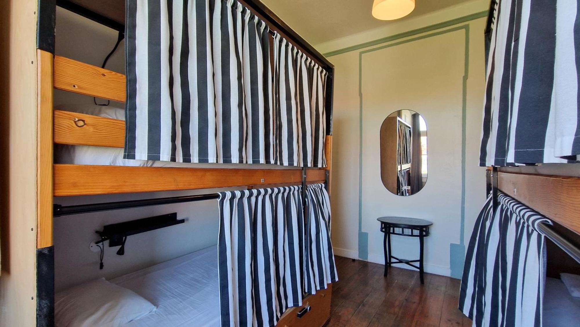 Bed 4-Bed Mixed Dormitory Room