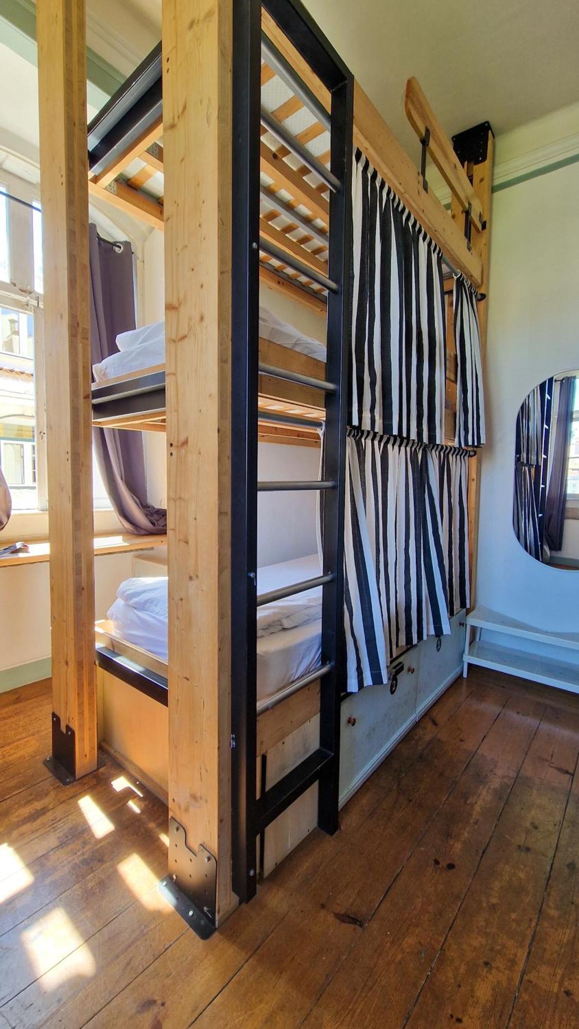 Bed 4-Bed Mixed Dormitory Room